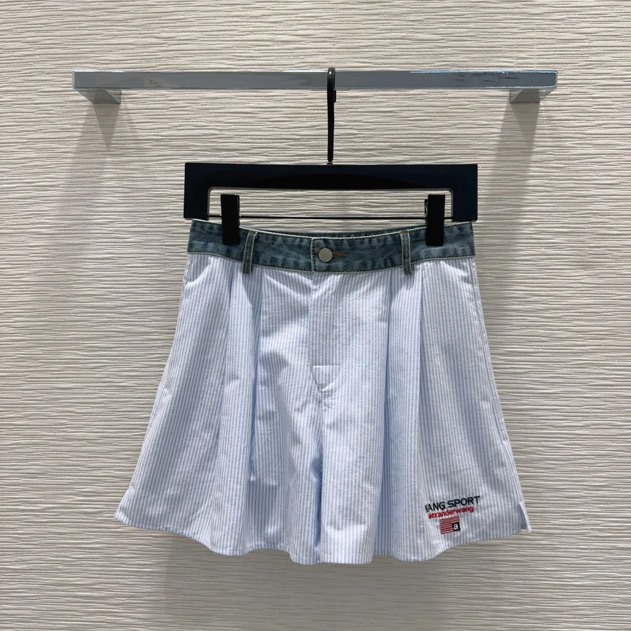 Shorts — a1860083