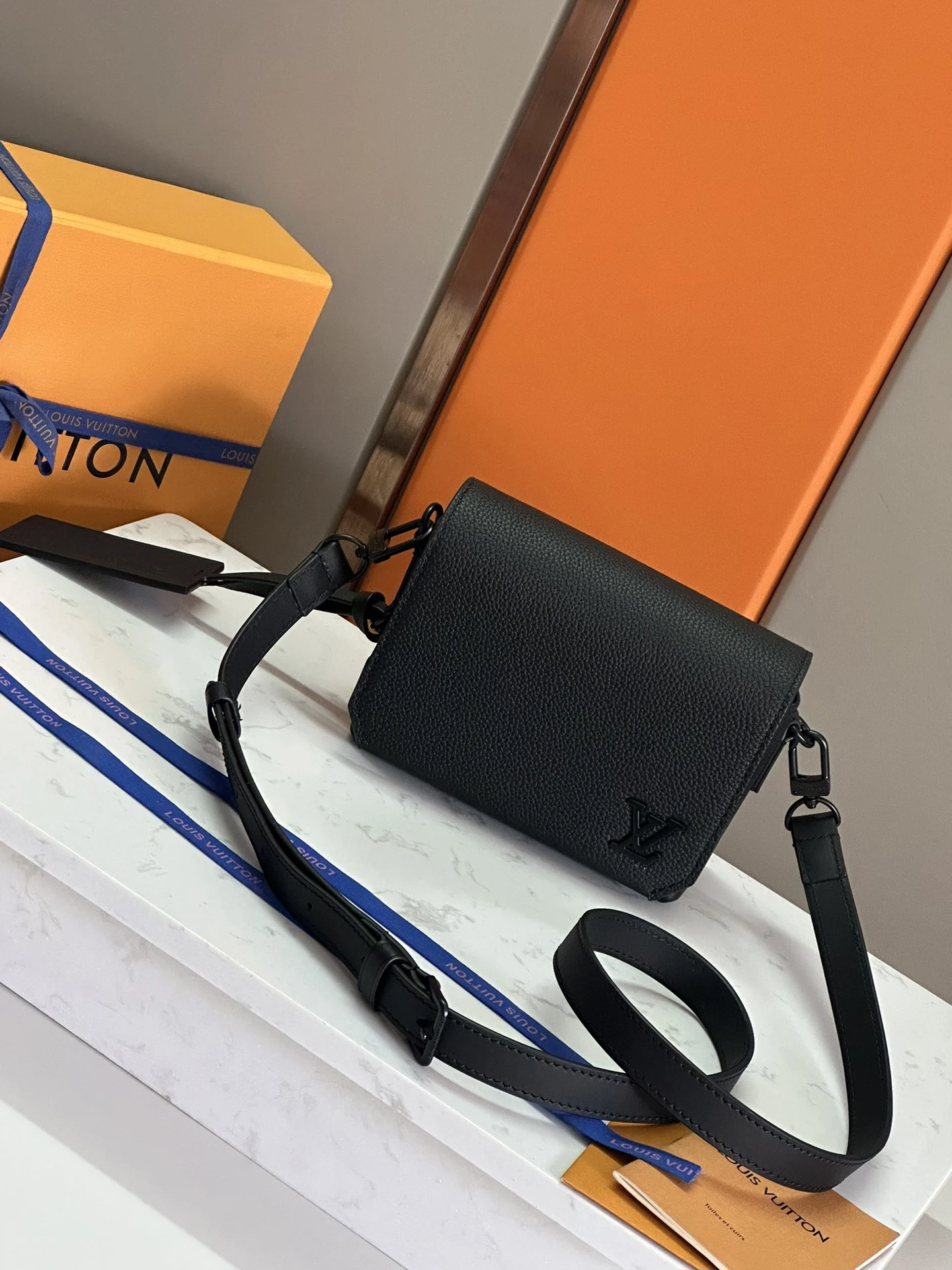 Louis Vuitton Bag — 981b9913