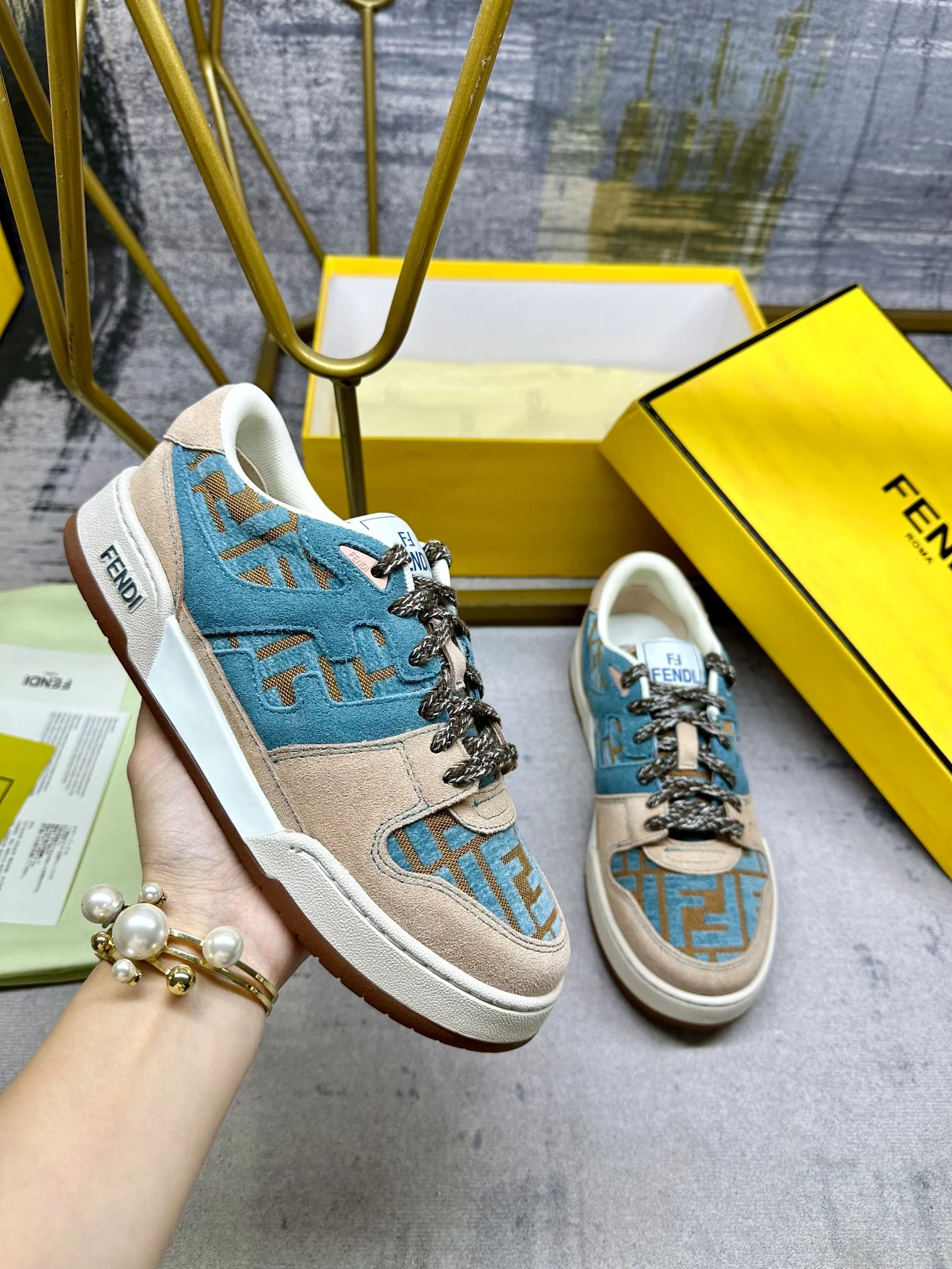 Fendi Sneakers — f27eff1d