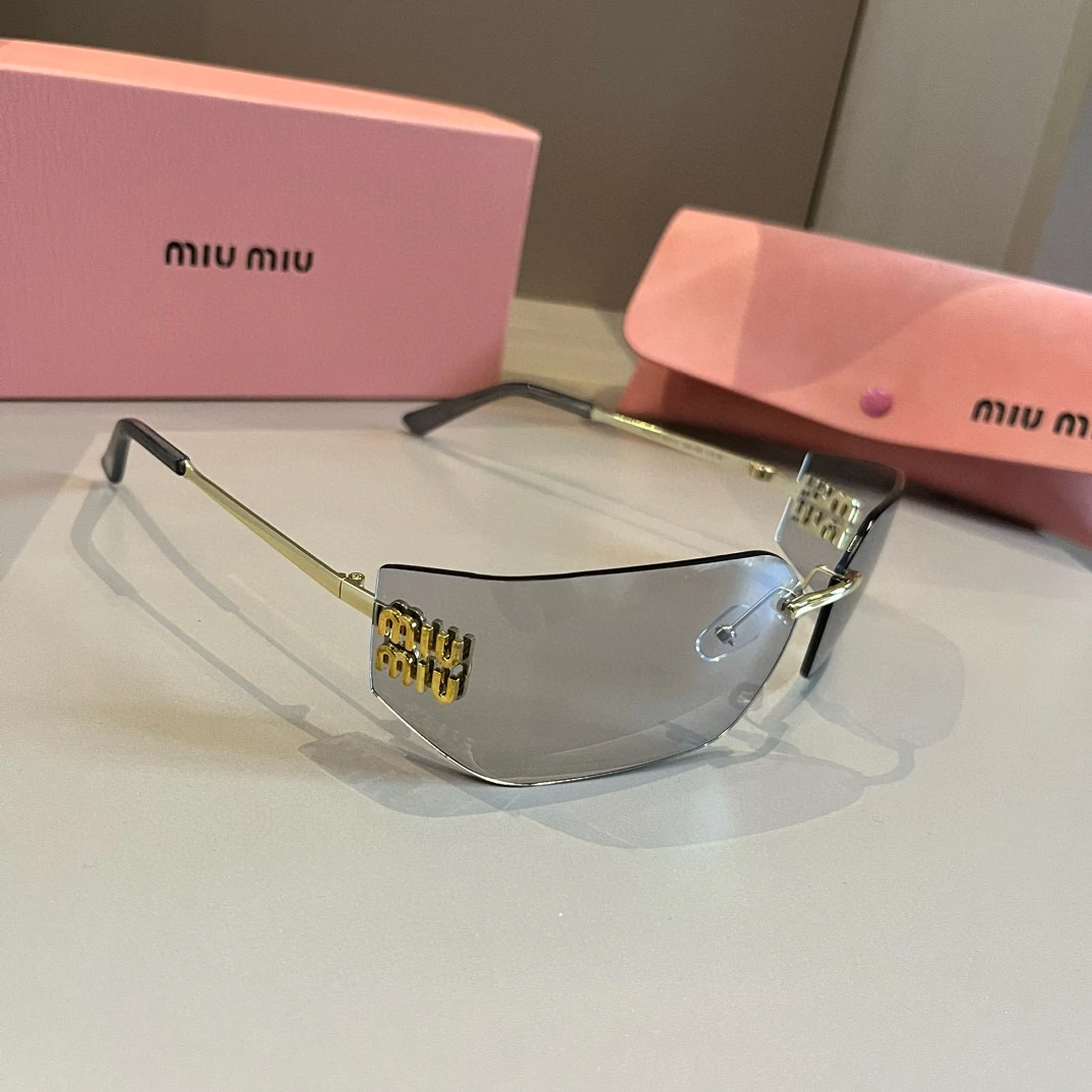 Miu Miu Eyewear — dfa6af25