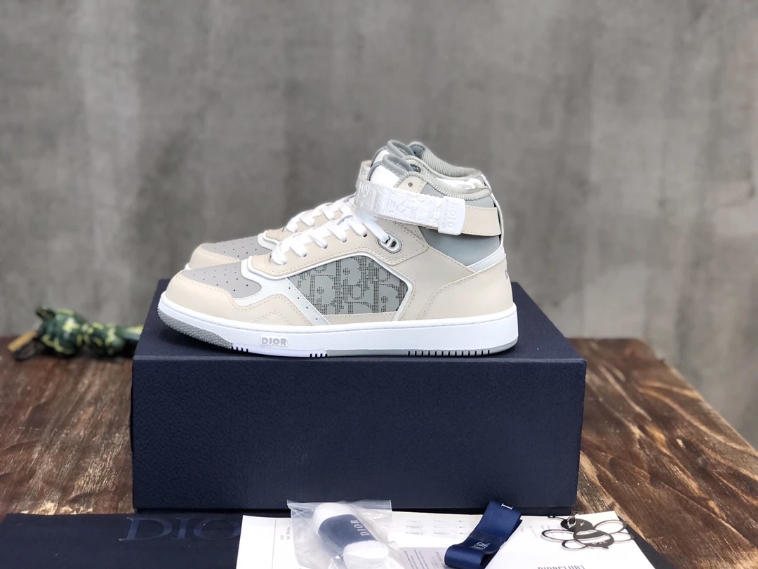 Dior Sneakers — 5f01875f