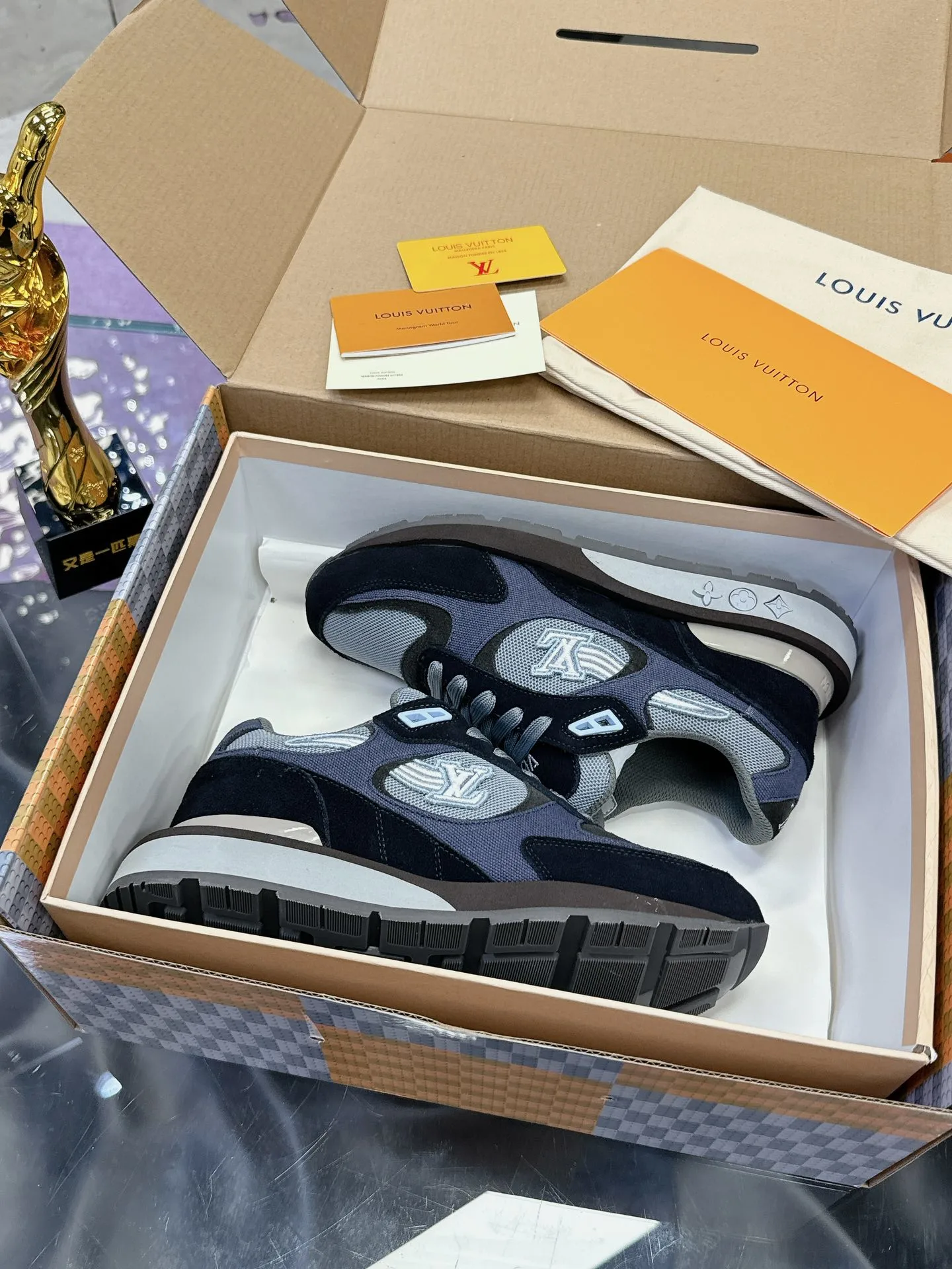 Louis Vuitton Sneakers — 3337eb74
