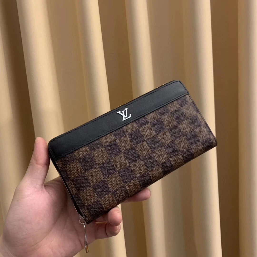 Louis Vuitton Bag — 03c79e4c