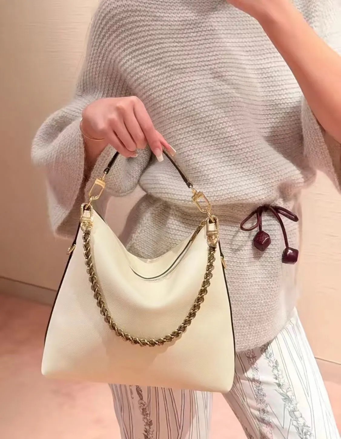 Louis Vuitton Bag — a15ff4ad