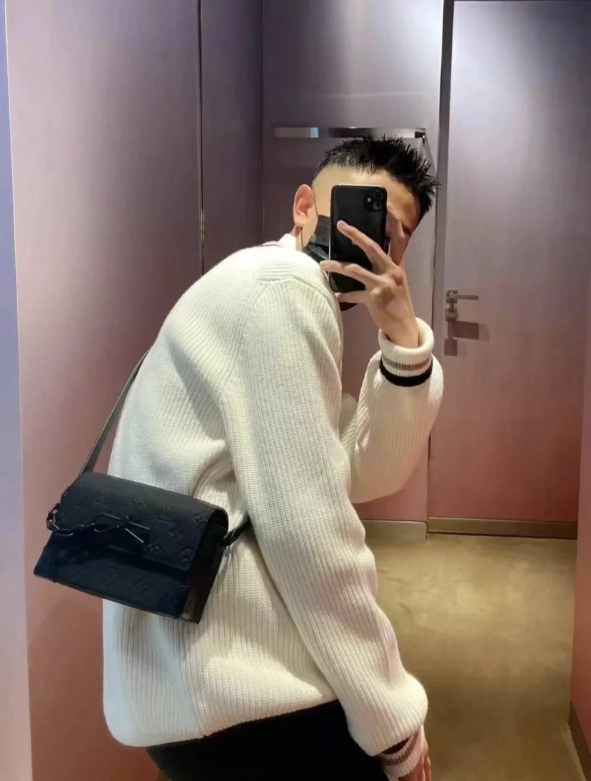 Louis Vuitton Bag — 1ee61f8b
