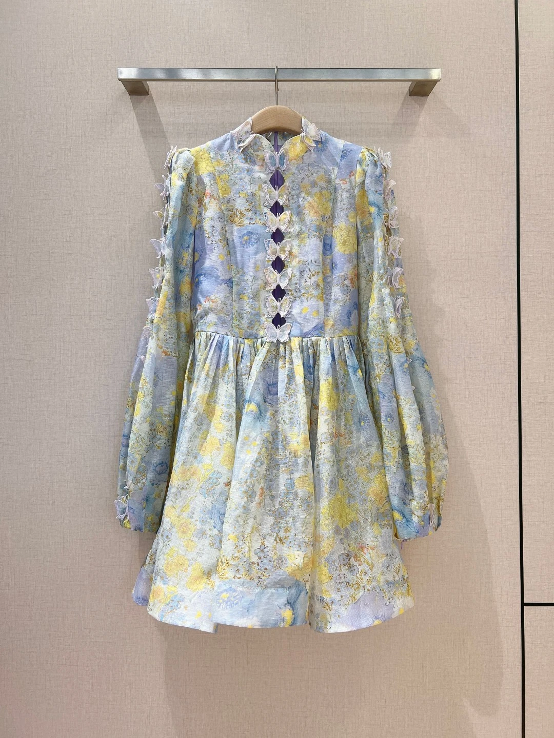 Dresses — fa81c591