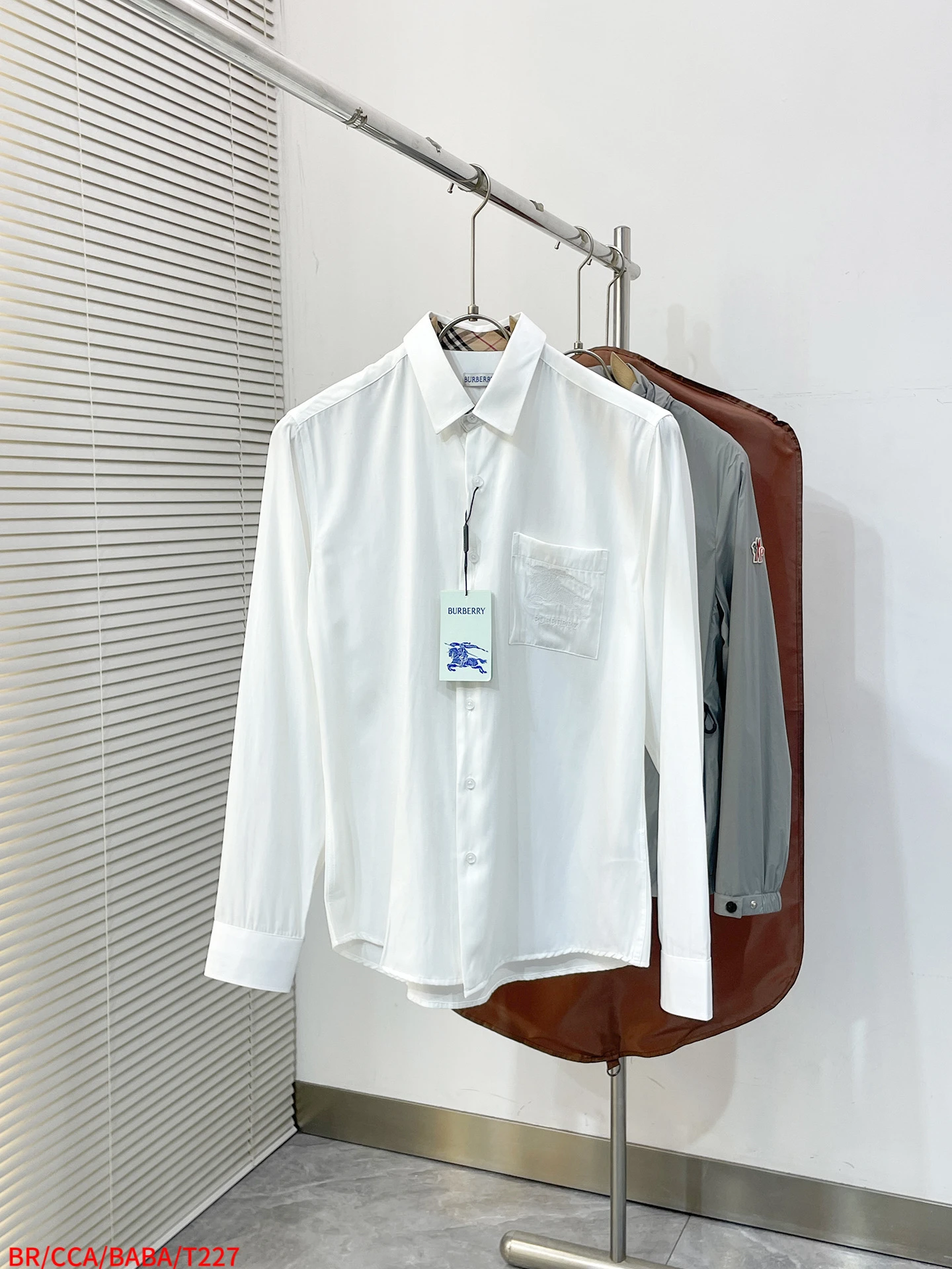 Burberry Shirts — ab49e4dd