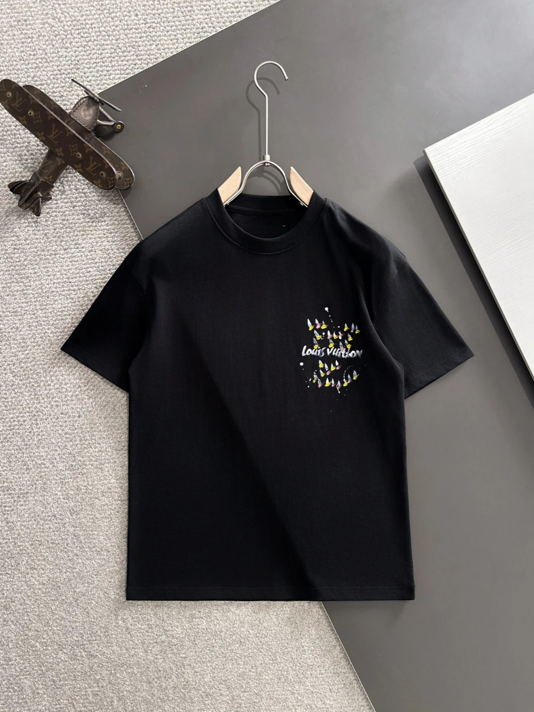 Louis Vuitton T-Shirt — 8130c31d