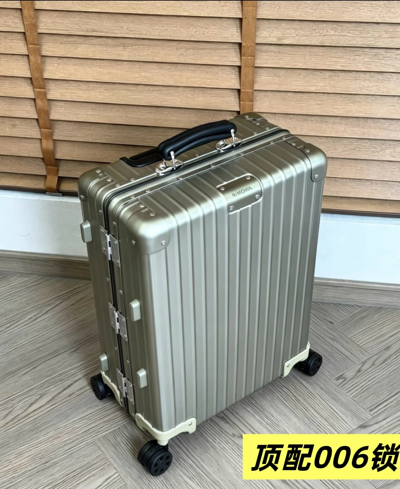 Luggage — 62395638