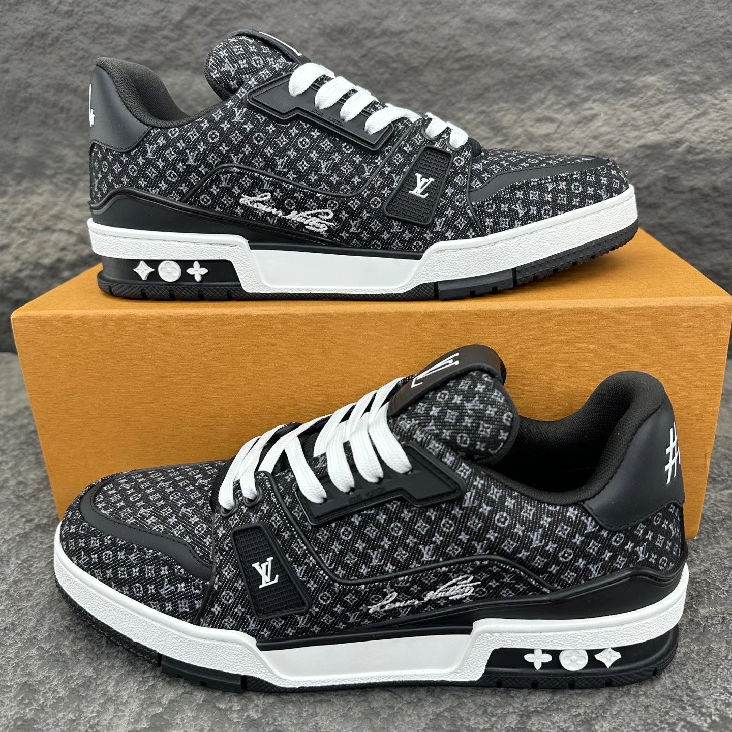 Louis Vuitton Sneakers — 540da92f