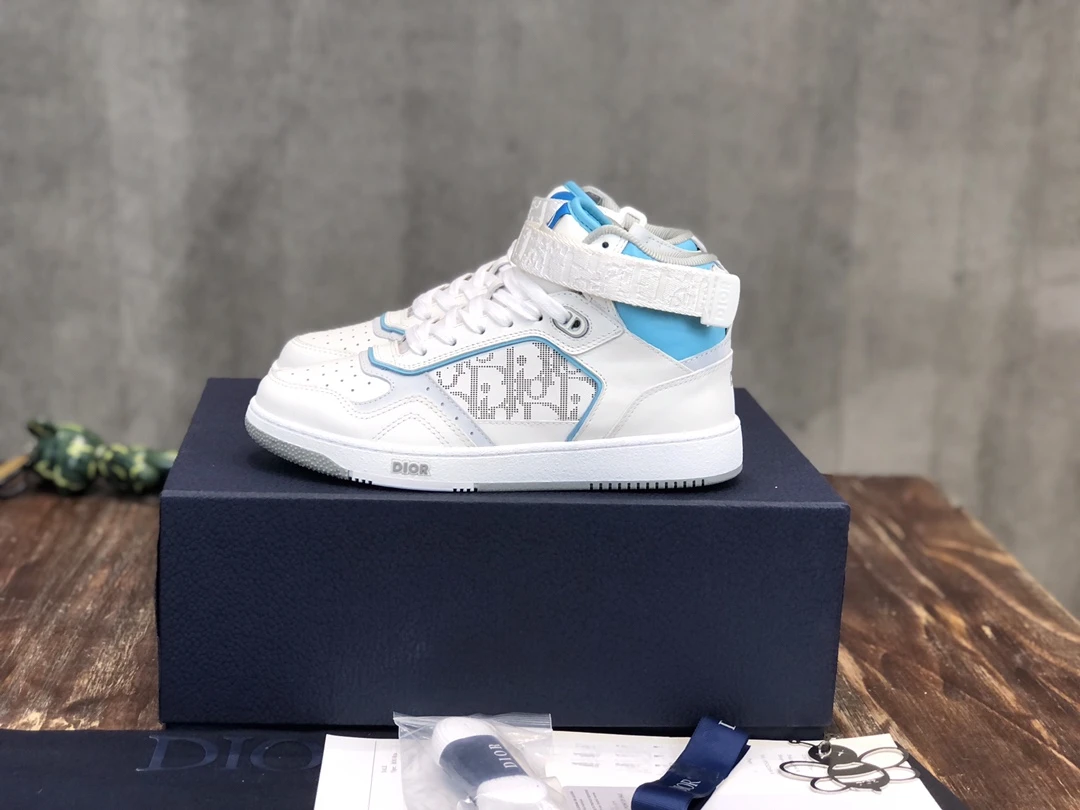 Dior Sneakers — 104c6685