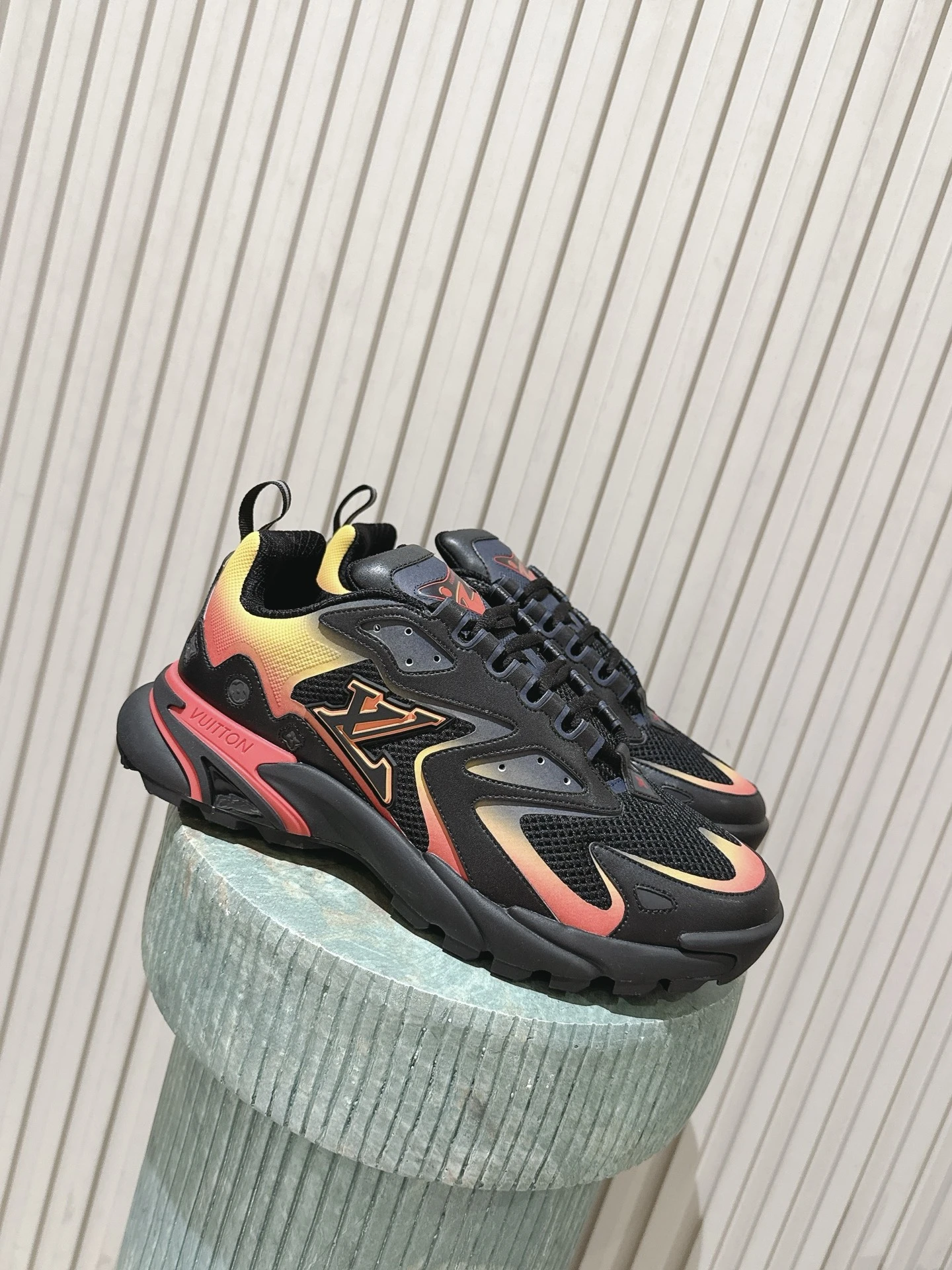 Louis Vuitton Sneakers — a09f6c17