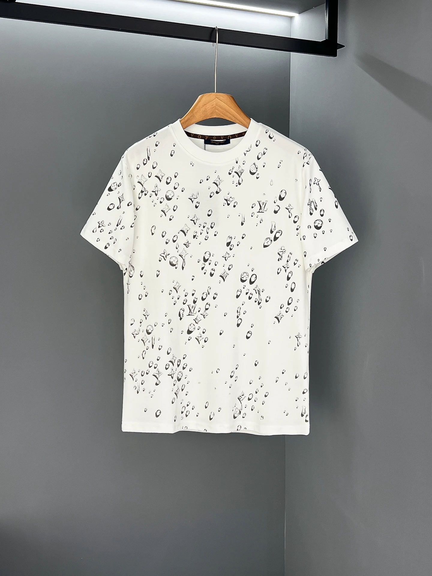 Louis Vuitton T-Shirt — 9e0a809a