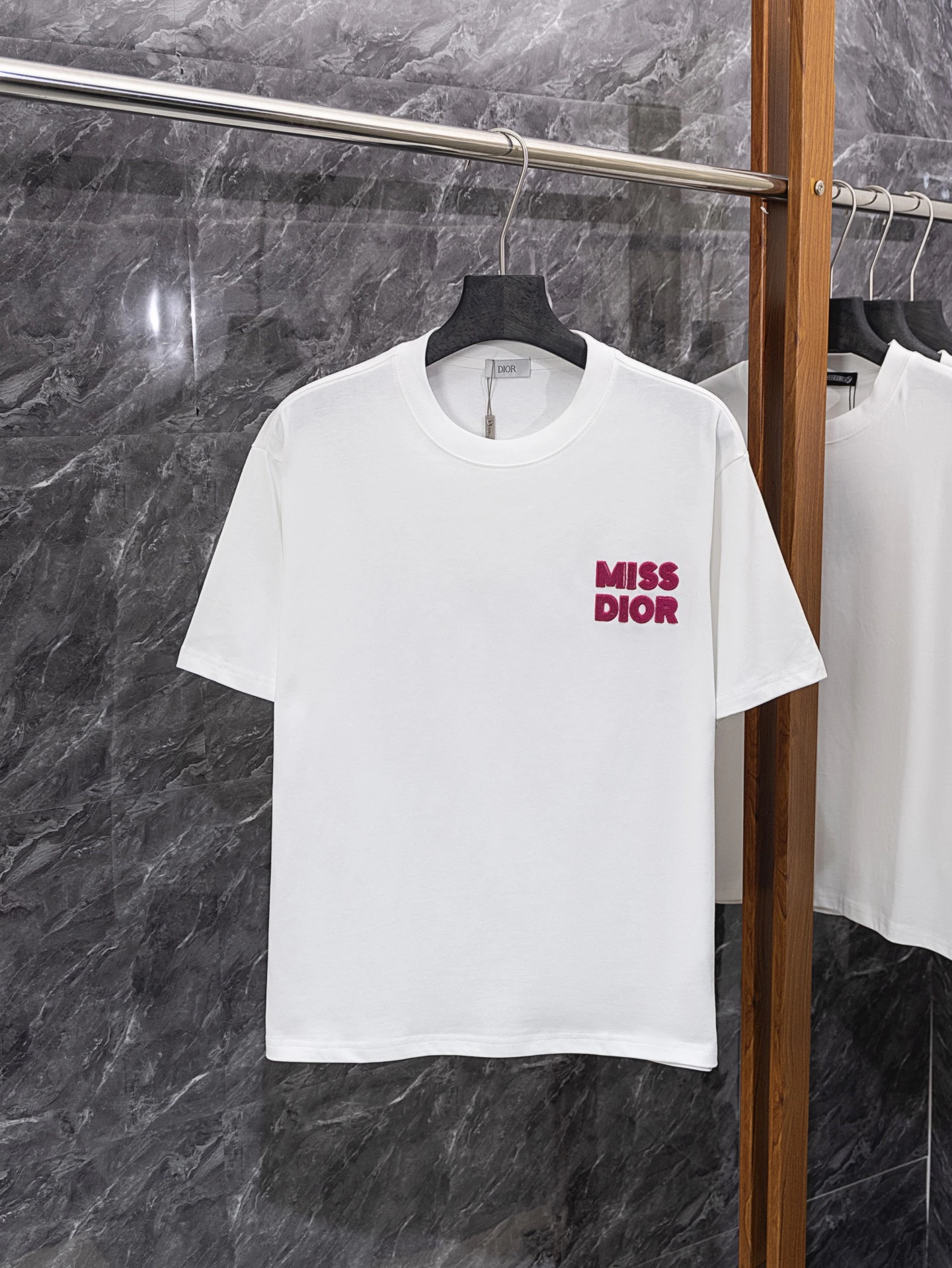 Dior T-Shirt — 41f8ab59