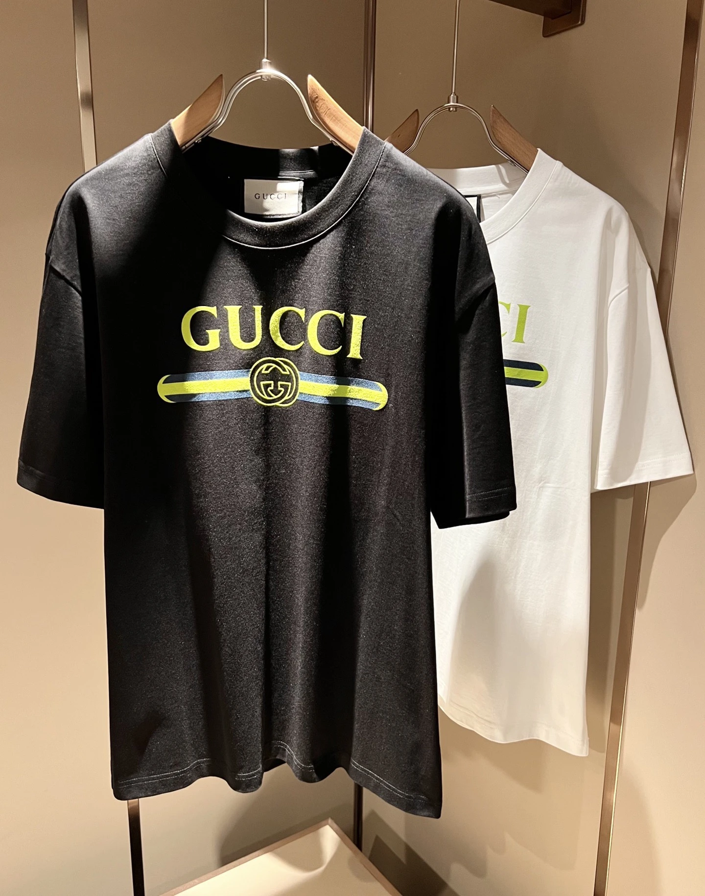 Gucci T-Shirt — cba007db