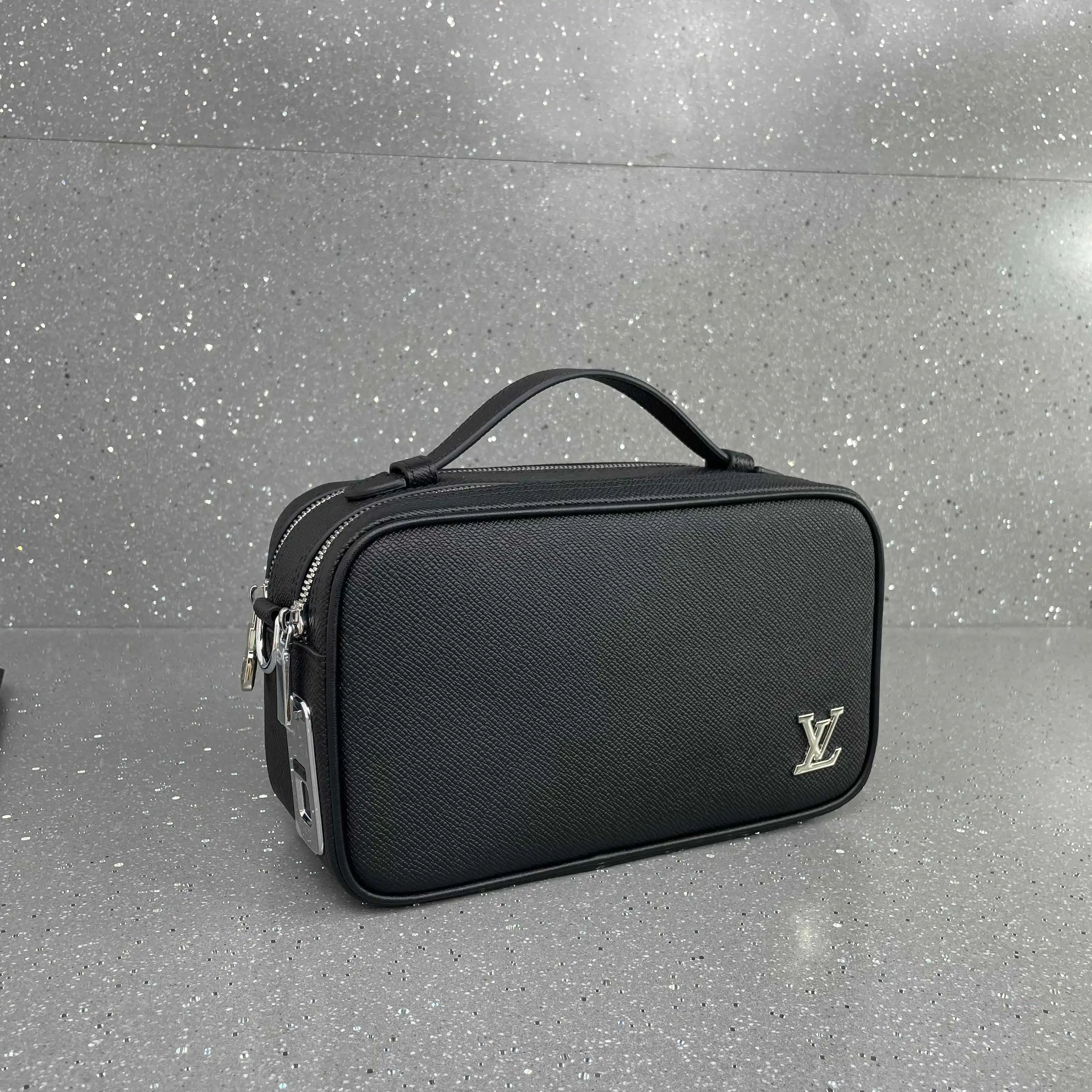 Louis Vuitton Bag — deffd9b5