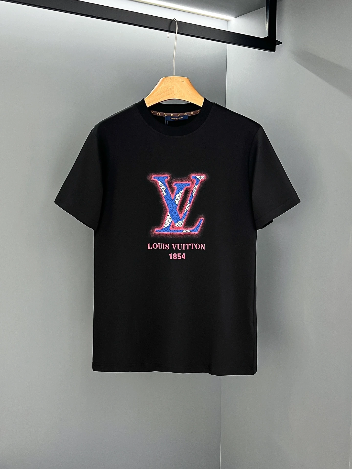 Louis Vuitton T-Shirt — ffcf86aa
