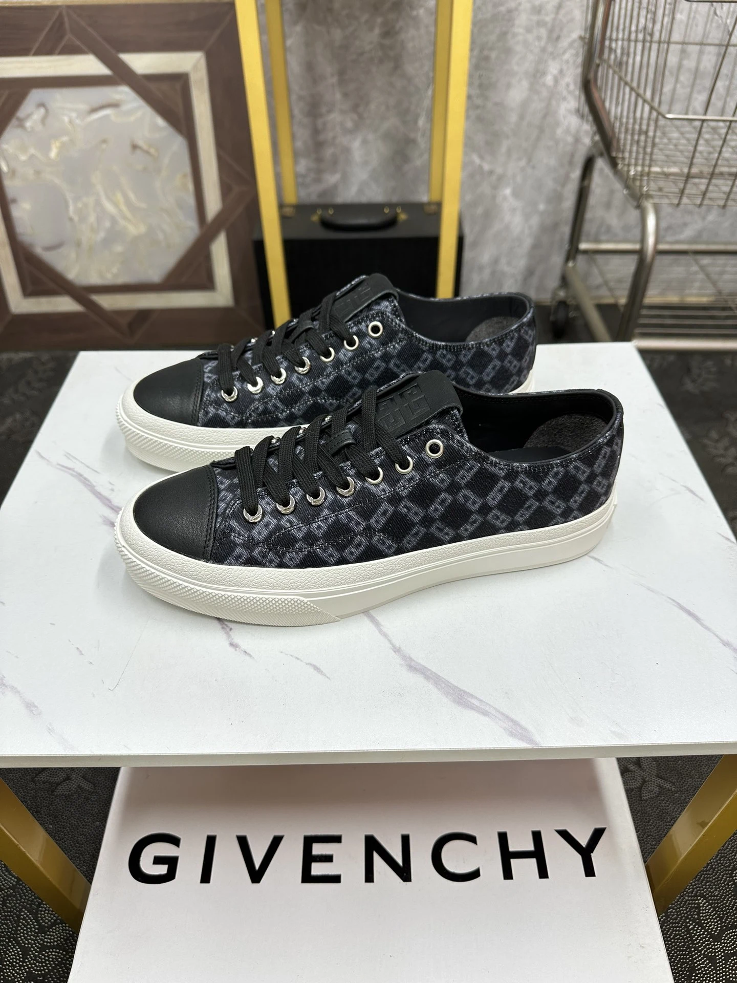 Givenchy Shoes — ebd7e0fa
