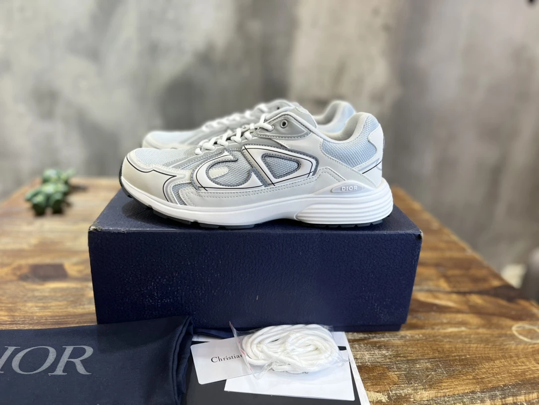 Dior Sneakers — 69bb747a