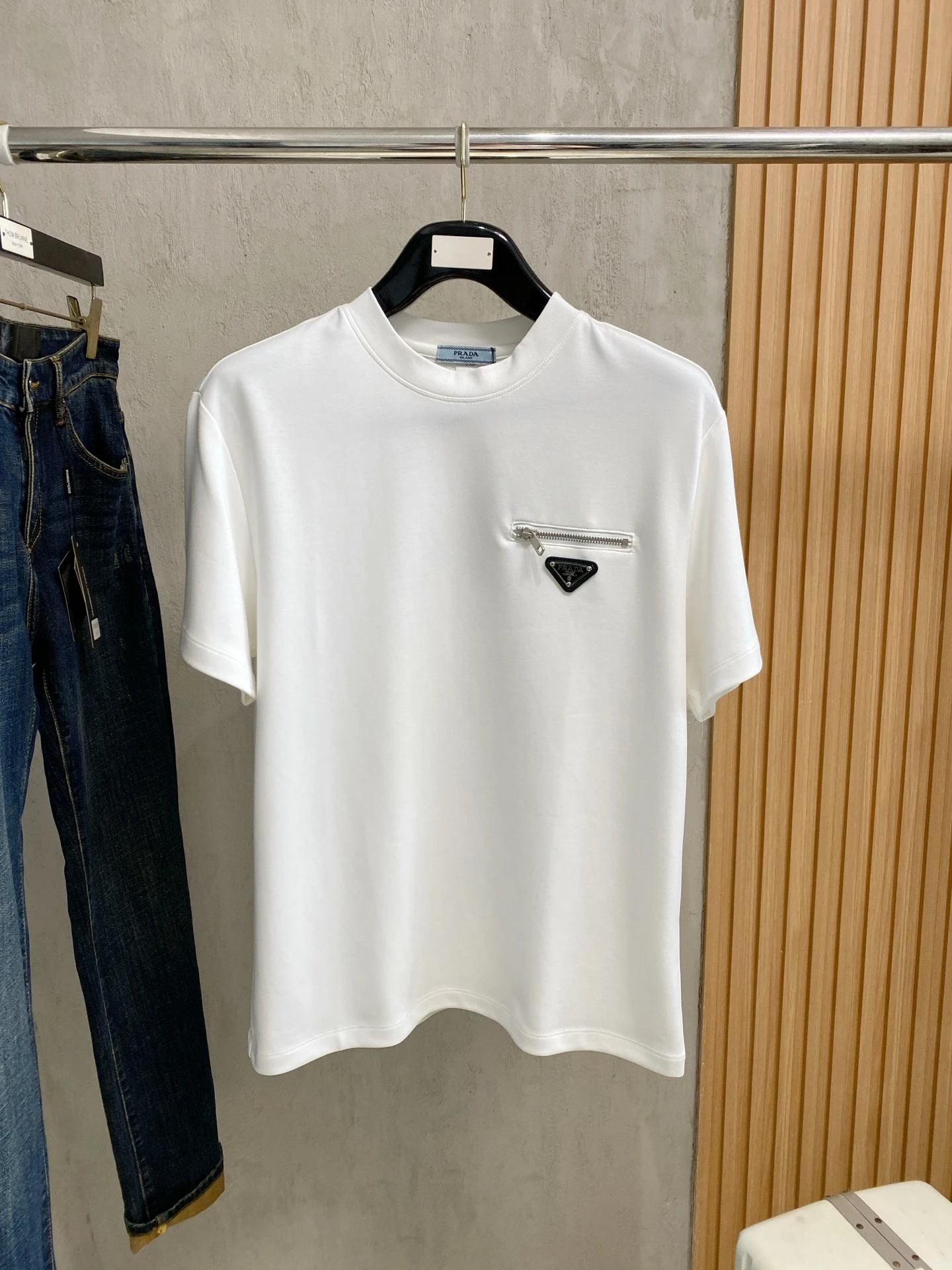 Prada T-Shirt — 2ffd026a