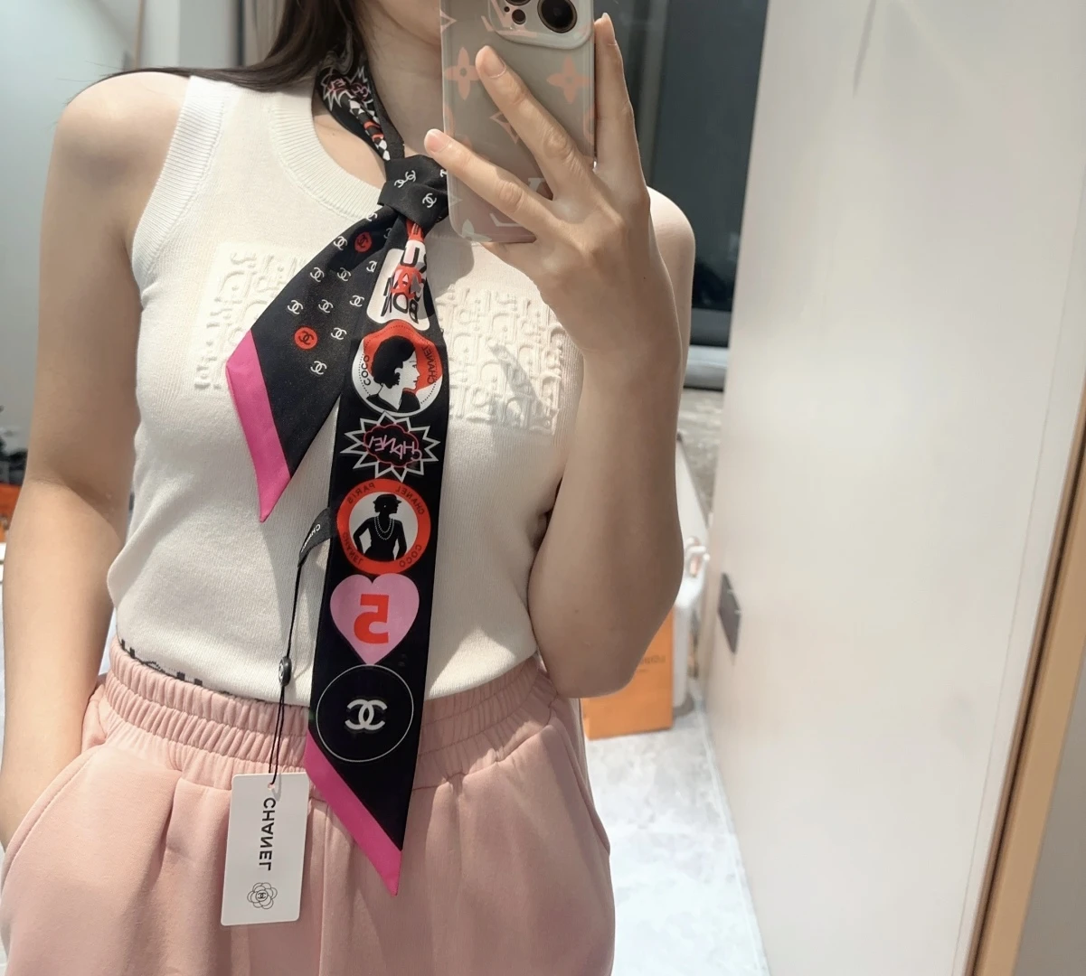 Chanel Scarves — a99729d6