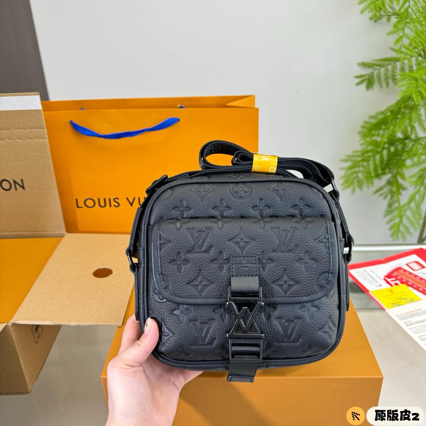 Louis Vuitton Bag — 8916422f