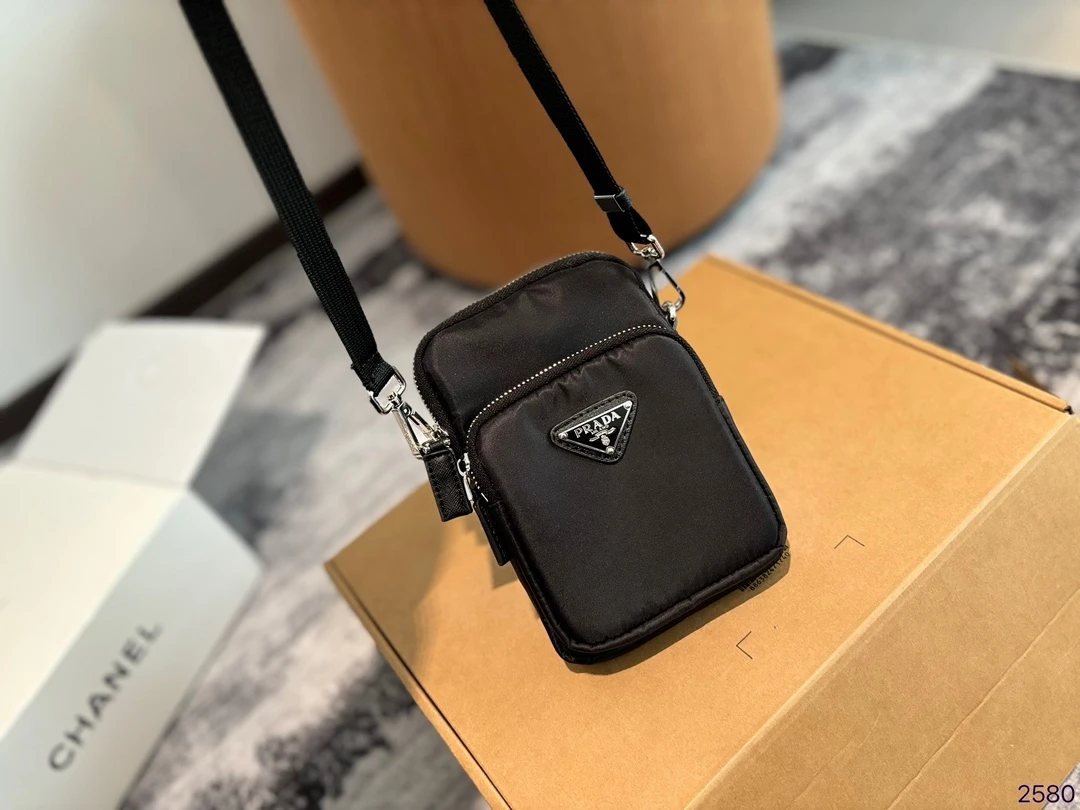 Prada Bag — 495f39c7