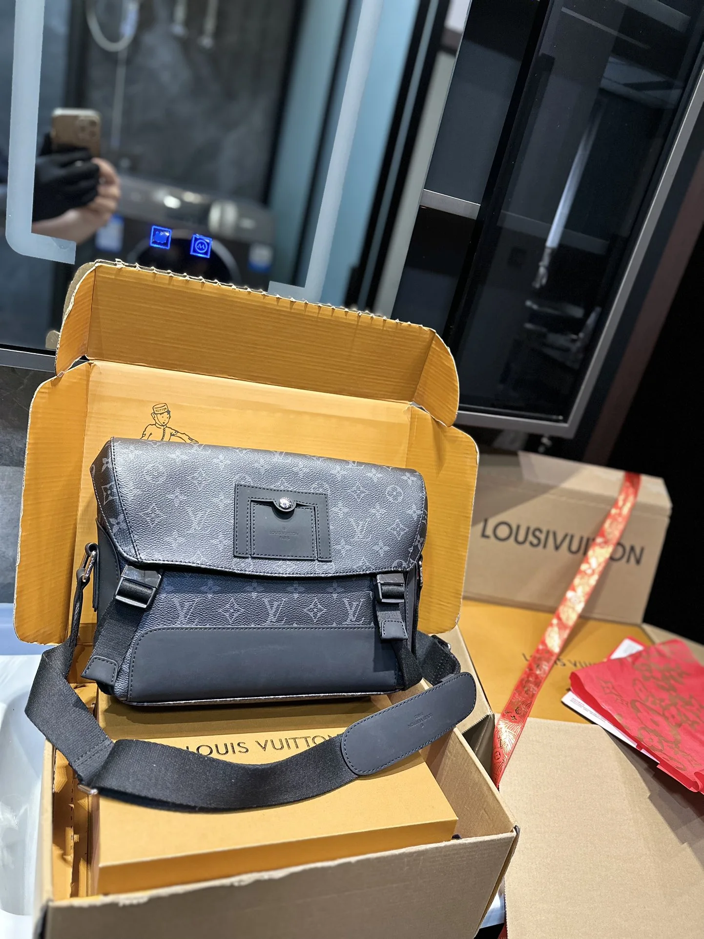 Louis Vuitton Bag — d1028c87