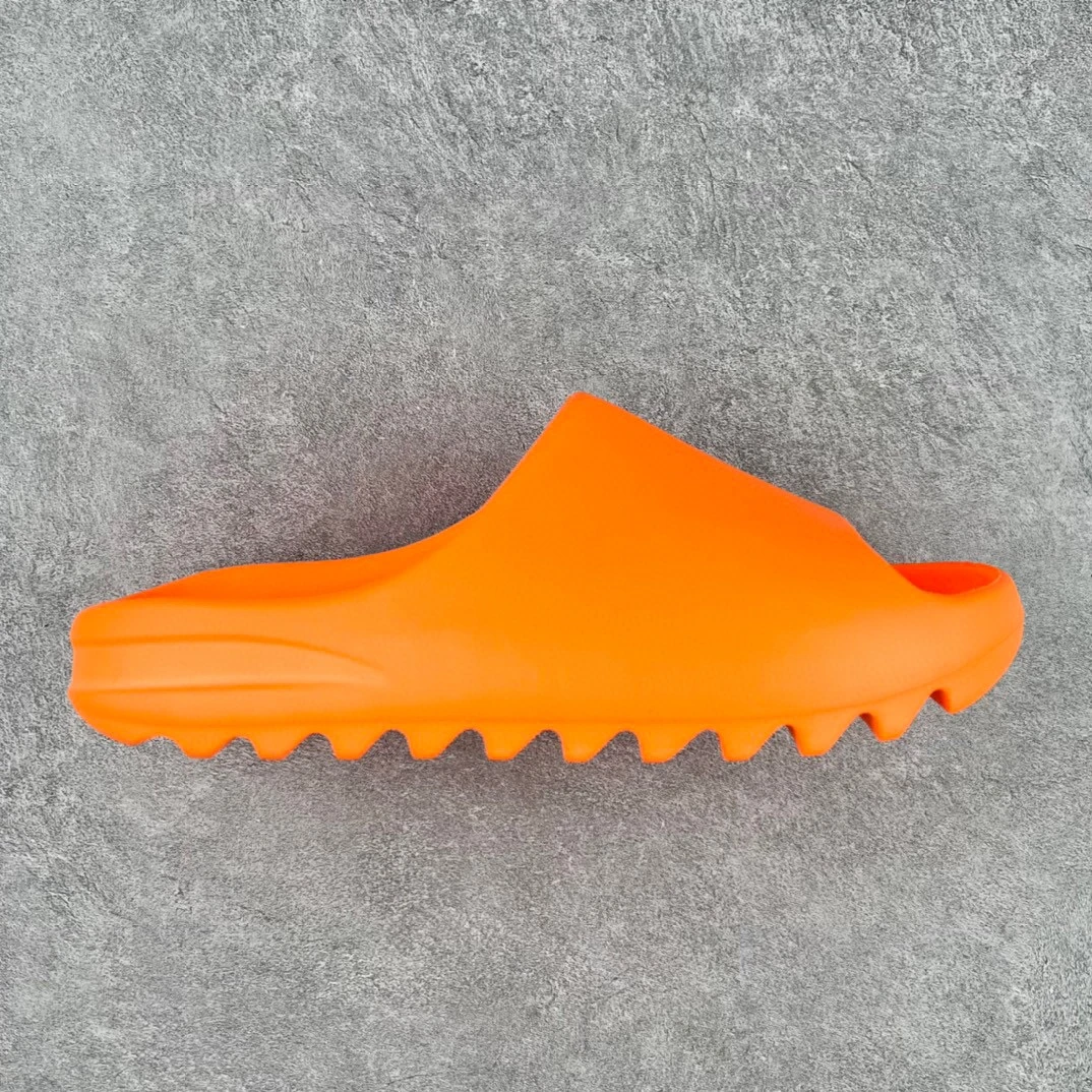 Adidas Slippers — 4e6735a6