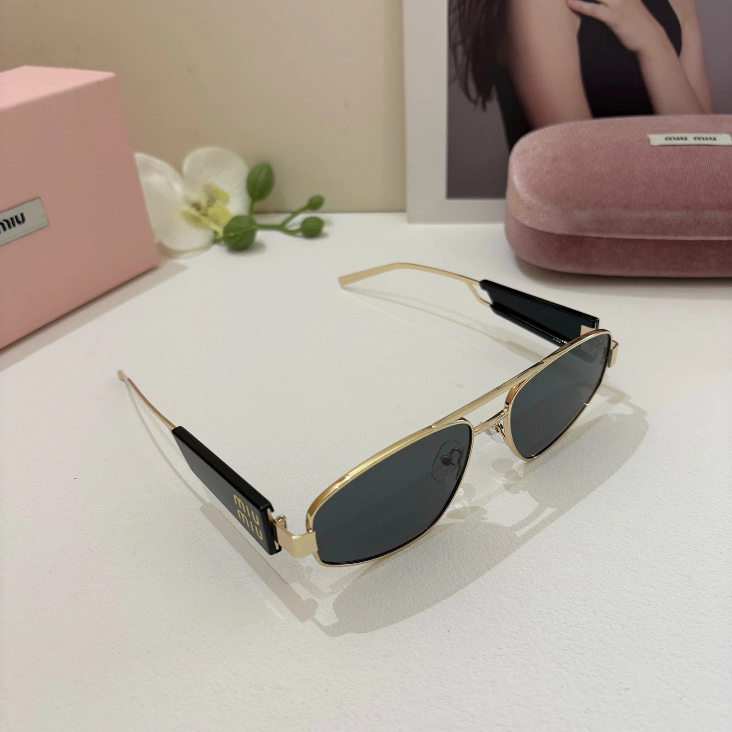 Miu Miu Eyewear — 1866113e