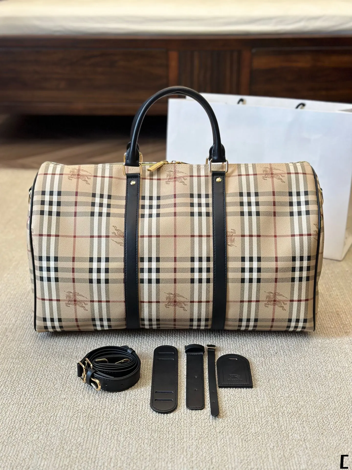 Burberry Bag — 429a5181