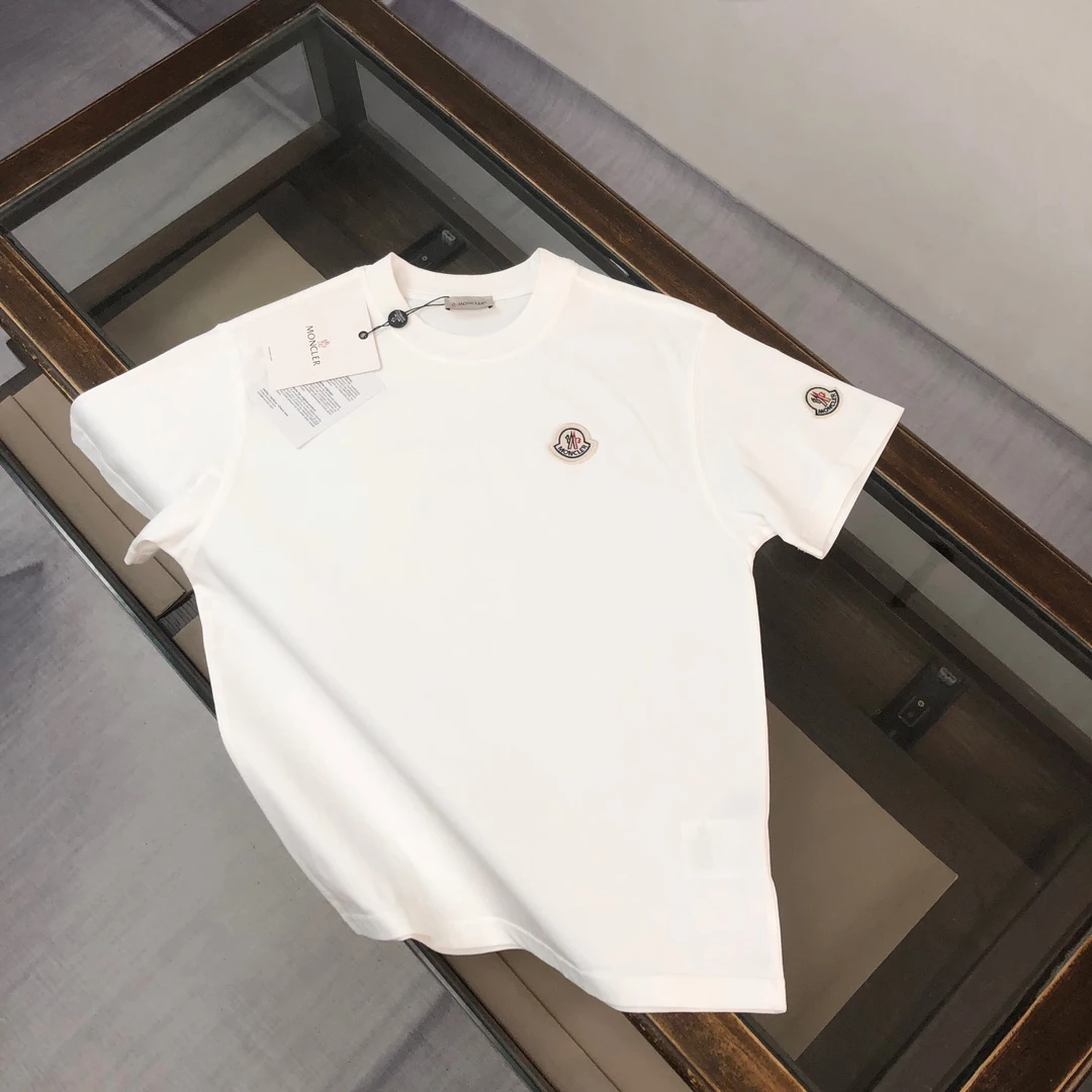 Moncler T-Shirt — 67e8cdfb