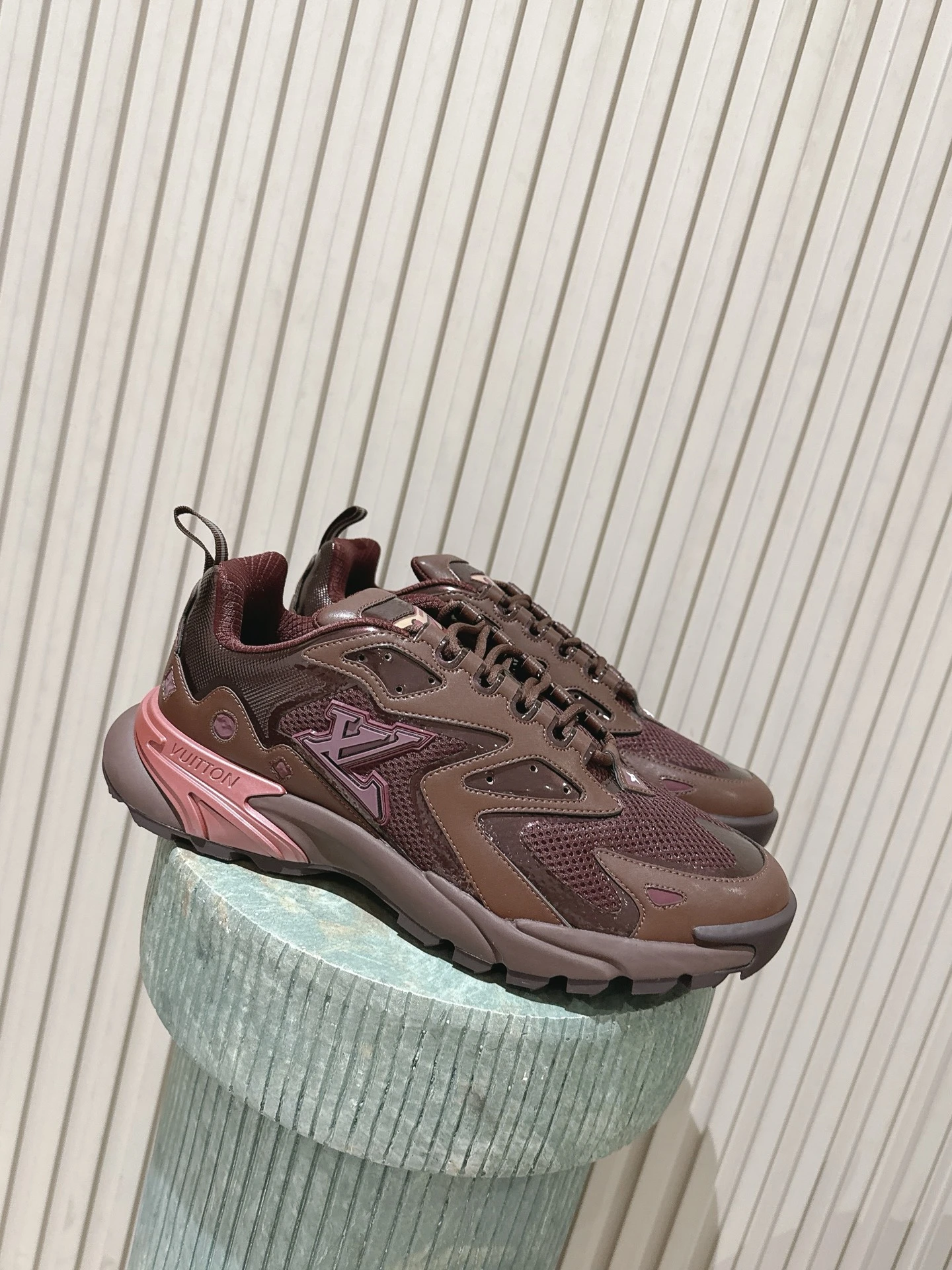 Louis Vuitton Sneakers — cf137feb
