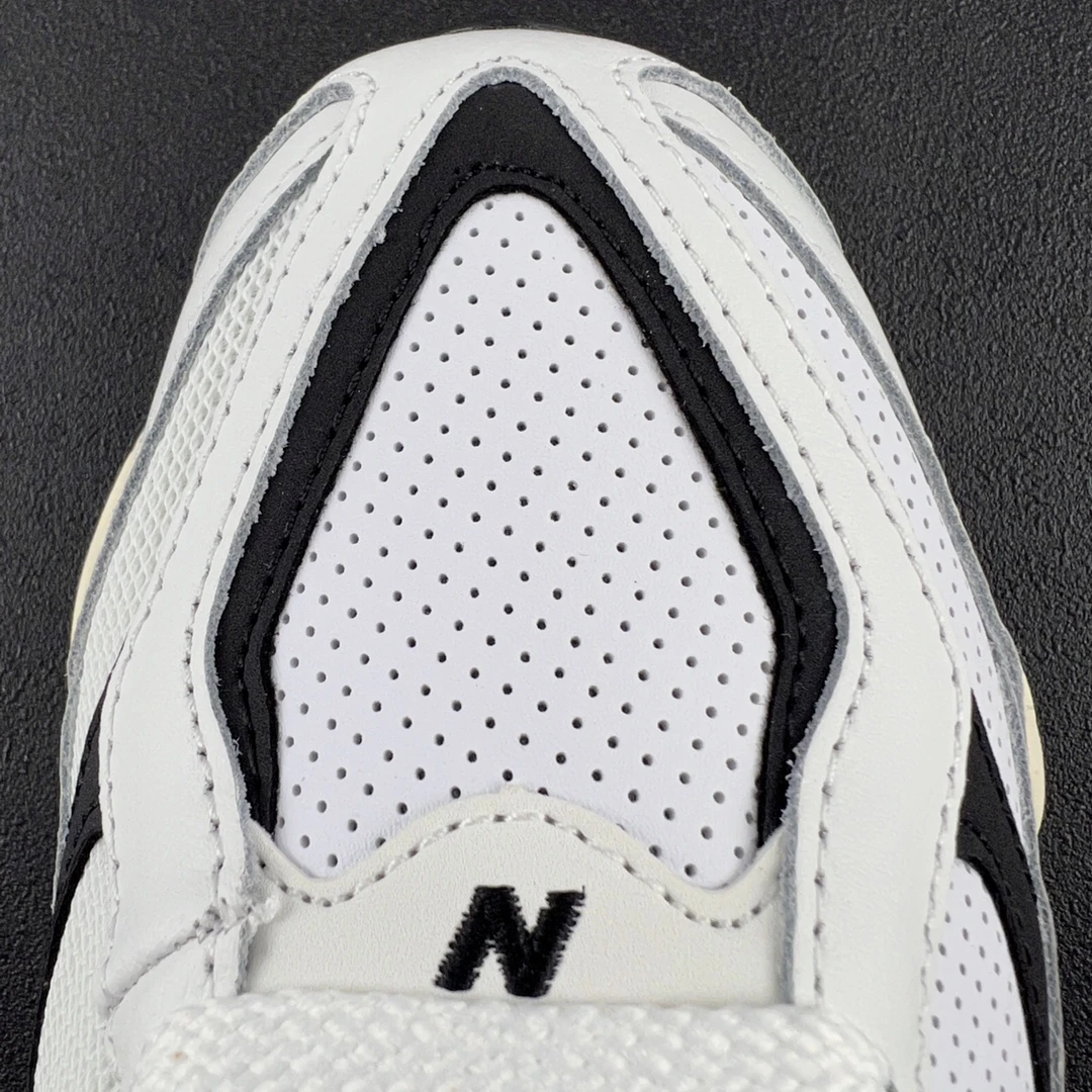 New Balance Shoes — 2452e078