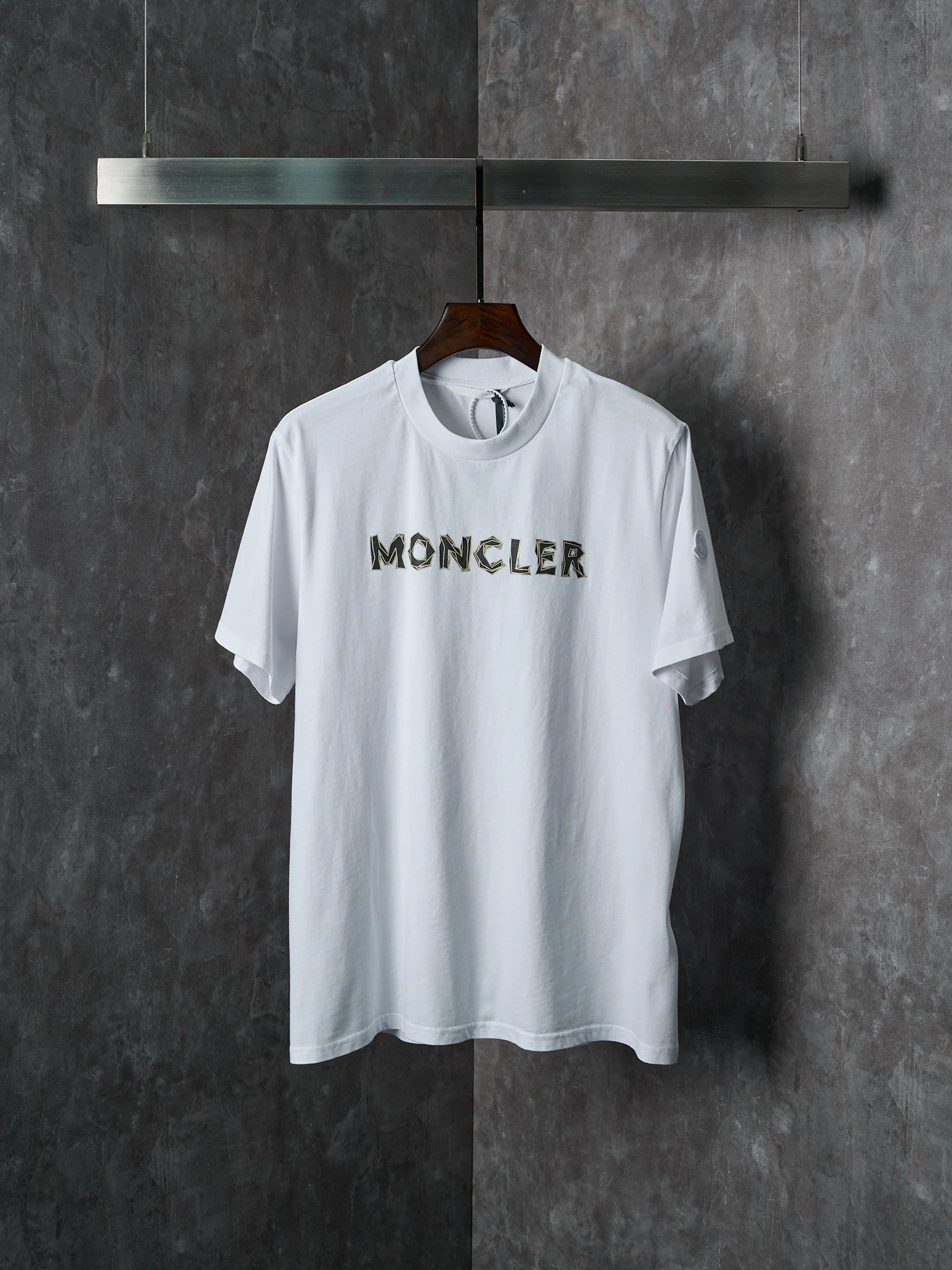 Moncler T-Shirt — fb04b06c