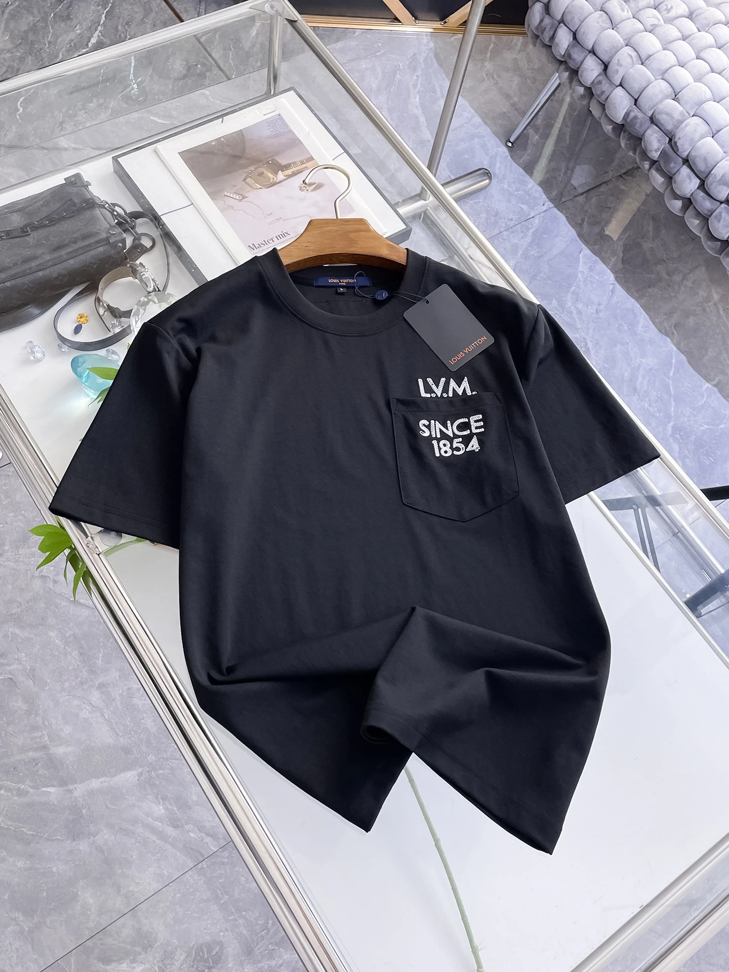 Louis Vuitton T-Shirt — f3199a75
