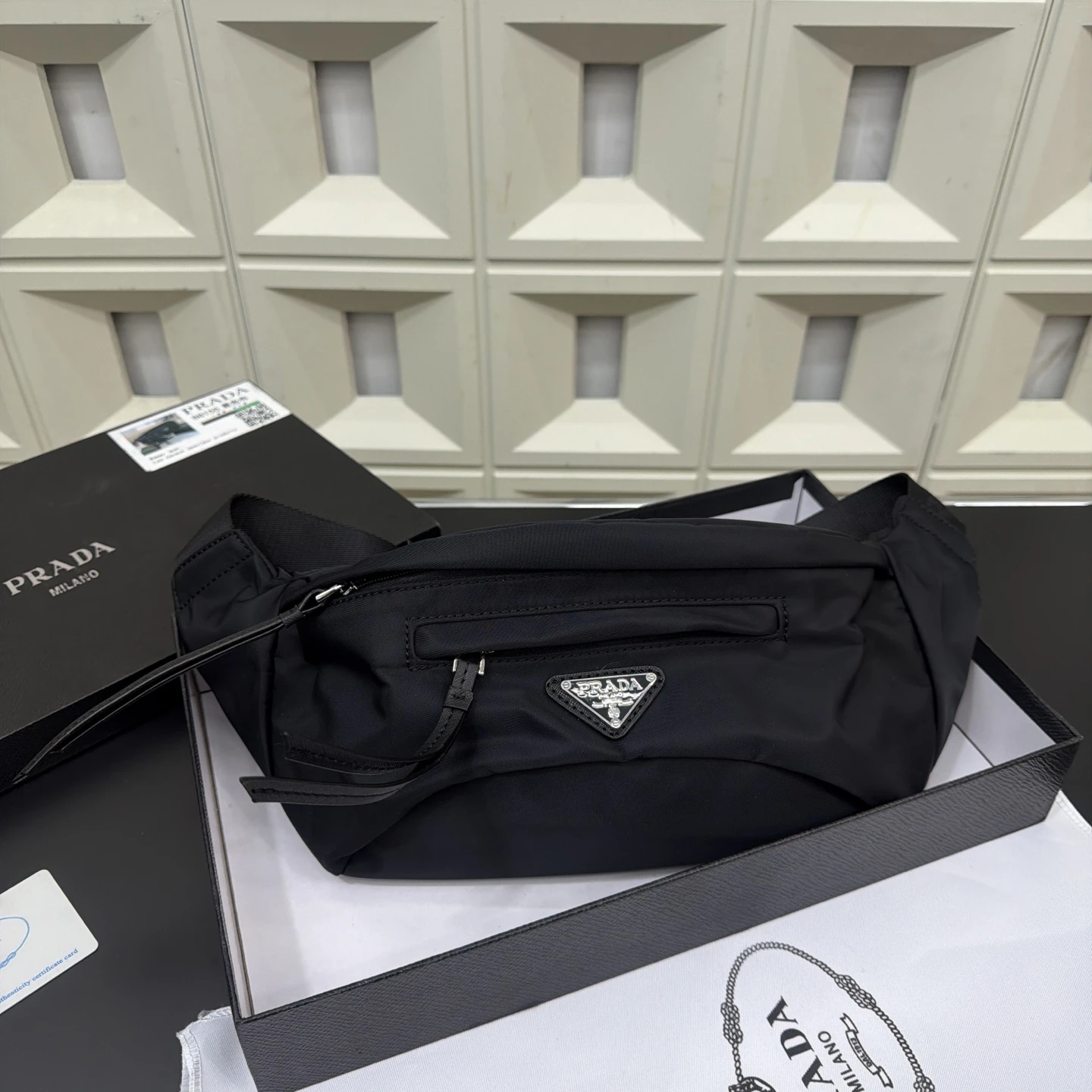 Prada Bag — 7615005d