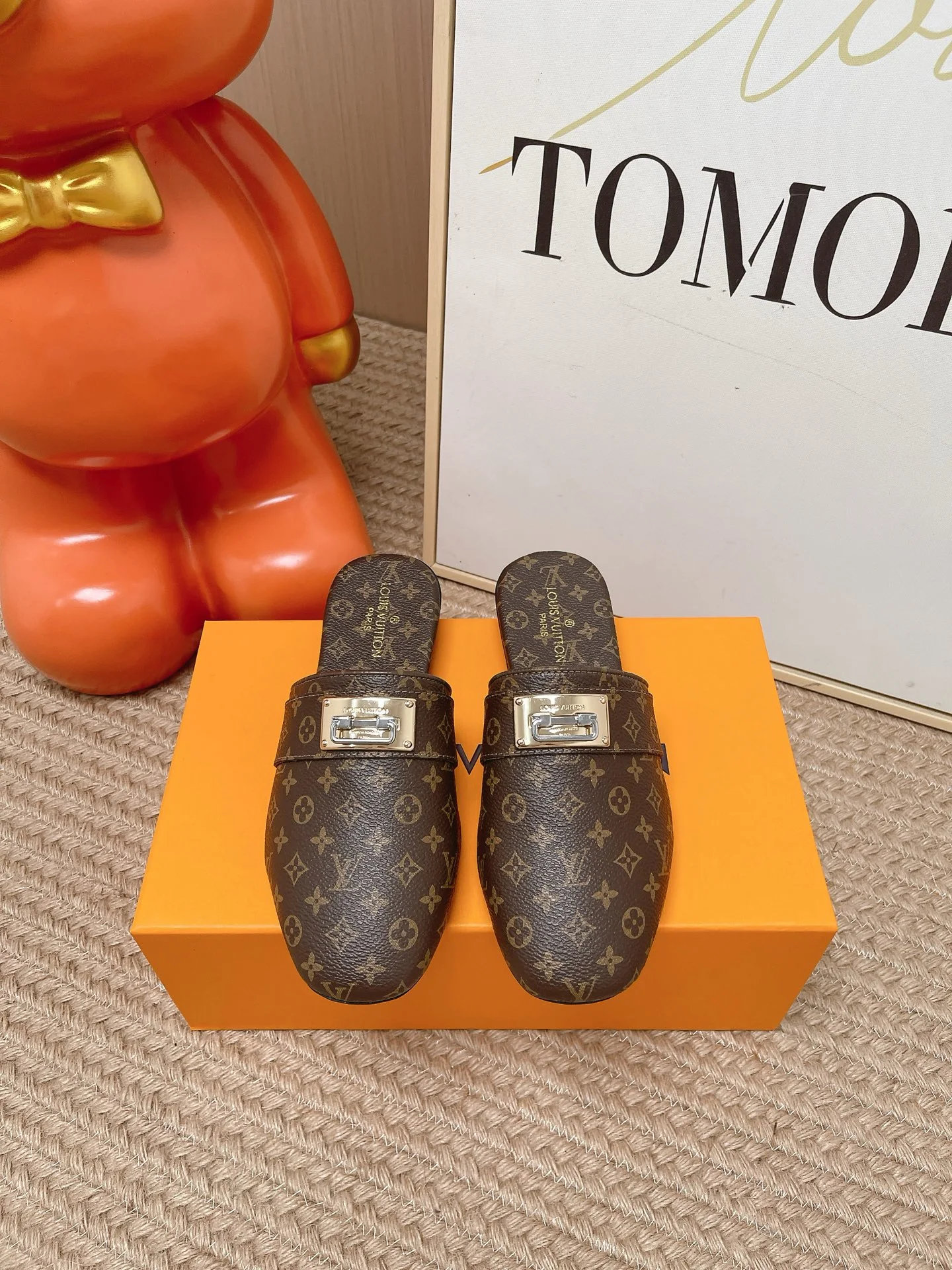 Louis Vuitton Slippers — c1da5a8a