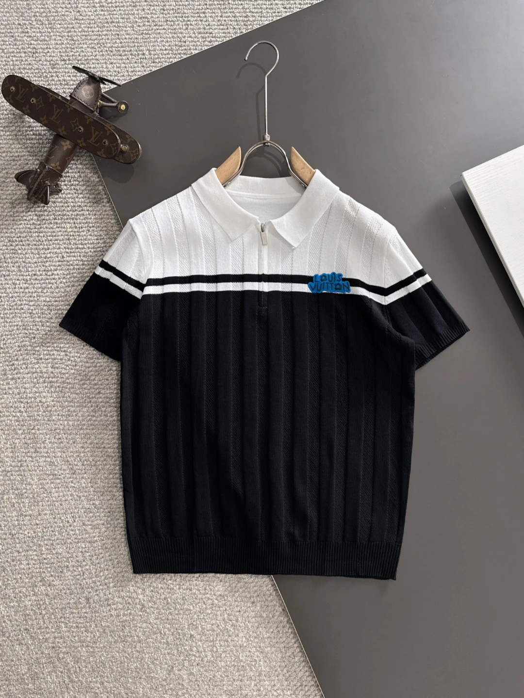 Louis Vuitton T-Shirt — 7a7995a4