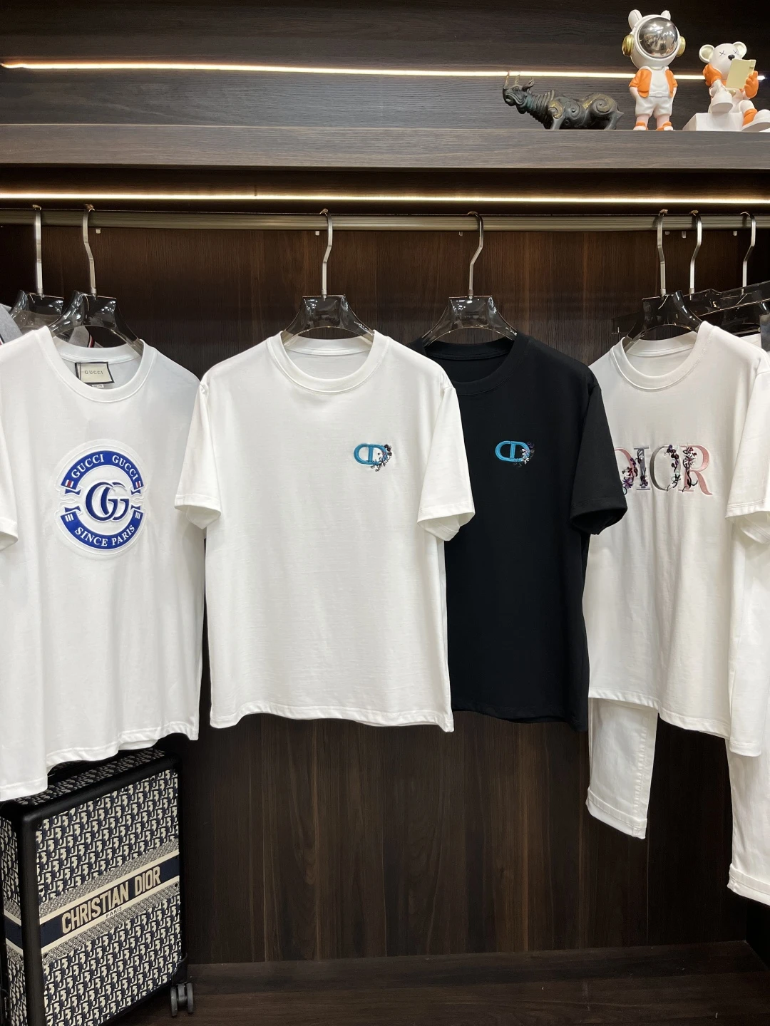 Dior T-Shirt — d8b456cc