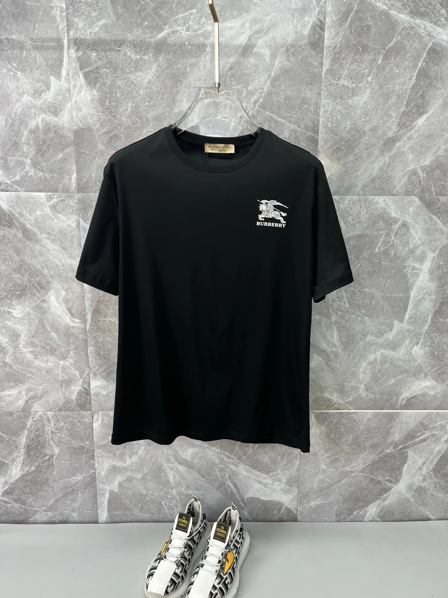 Burberry T-Shirt — 942b40db