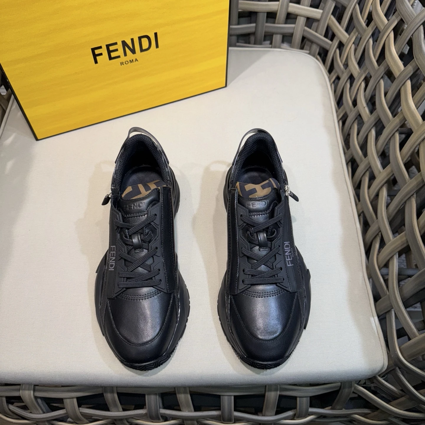 Fendi Sneakers — 9db2a486