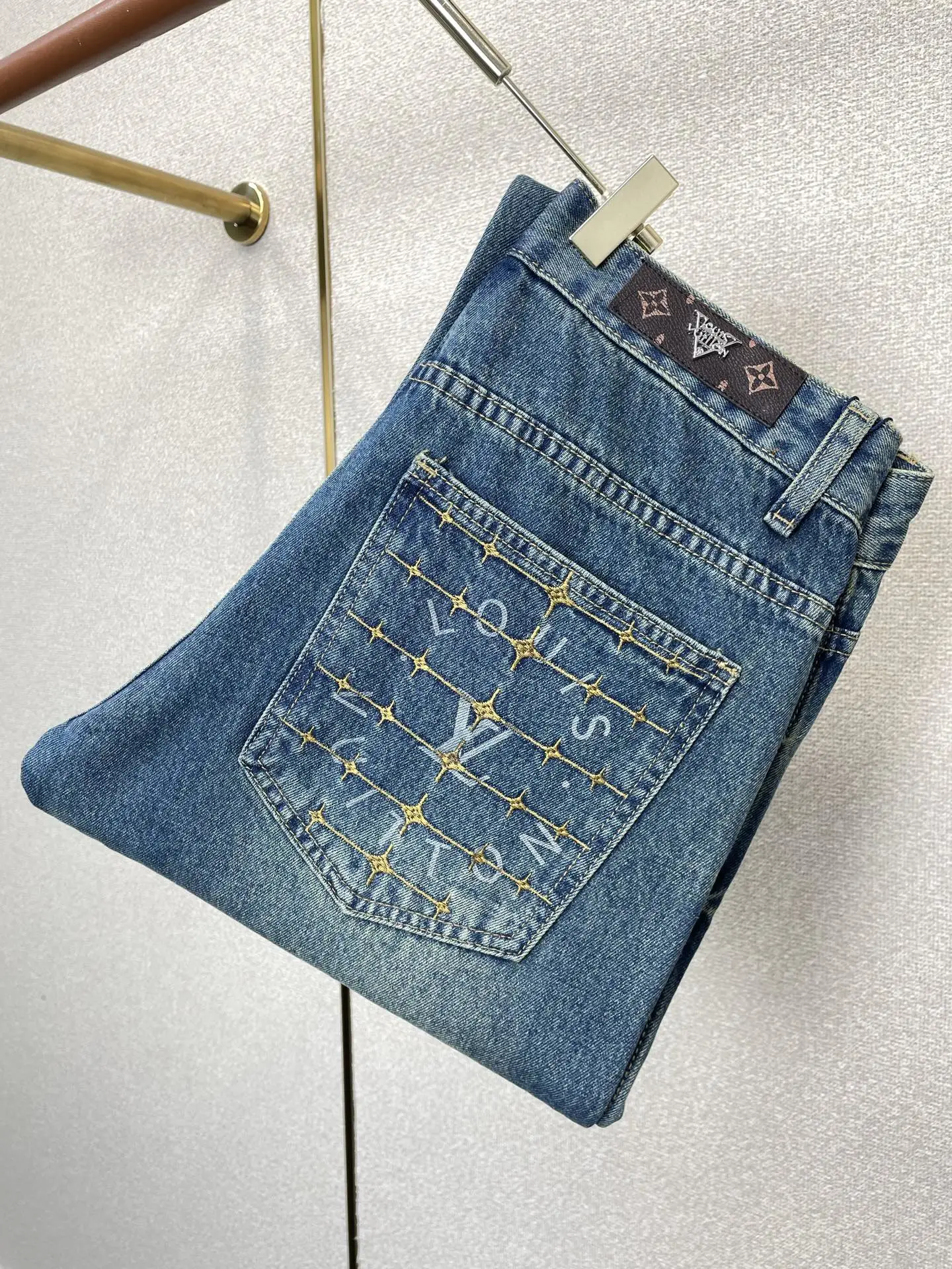 Louis Vuitton Jeans — 873f28ae