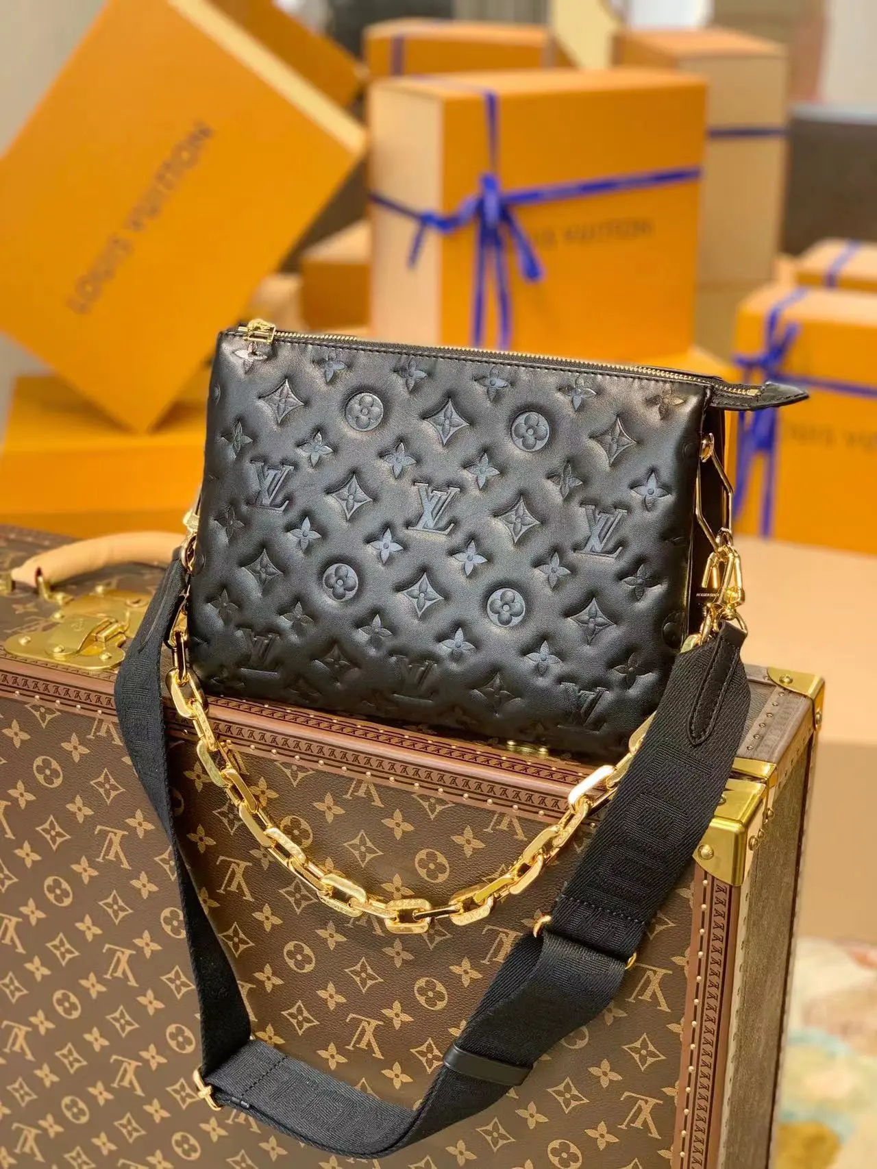 Louis Vuitton Bag — 5ebe1a92