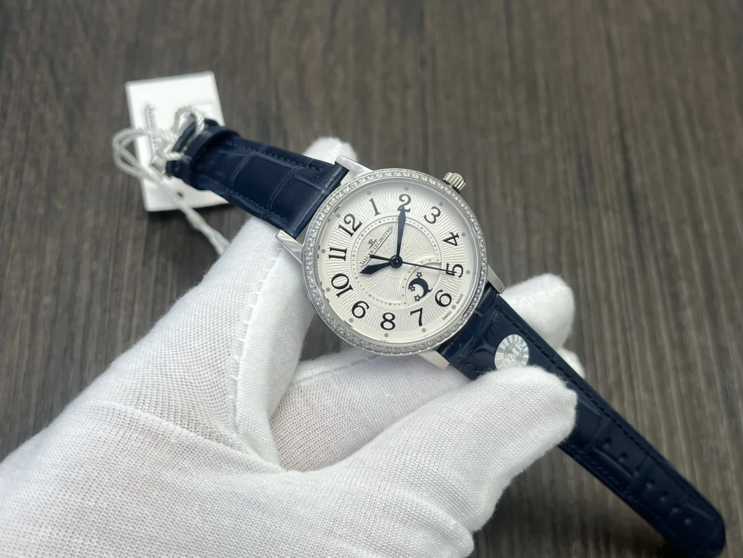 Jaeger-LeCoultre Watch — 87230e10