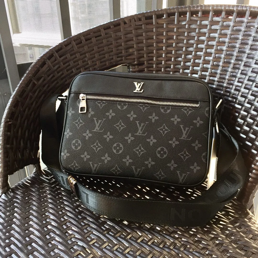 Louis Vuitton Bag — 18f1768f