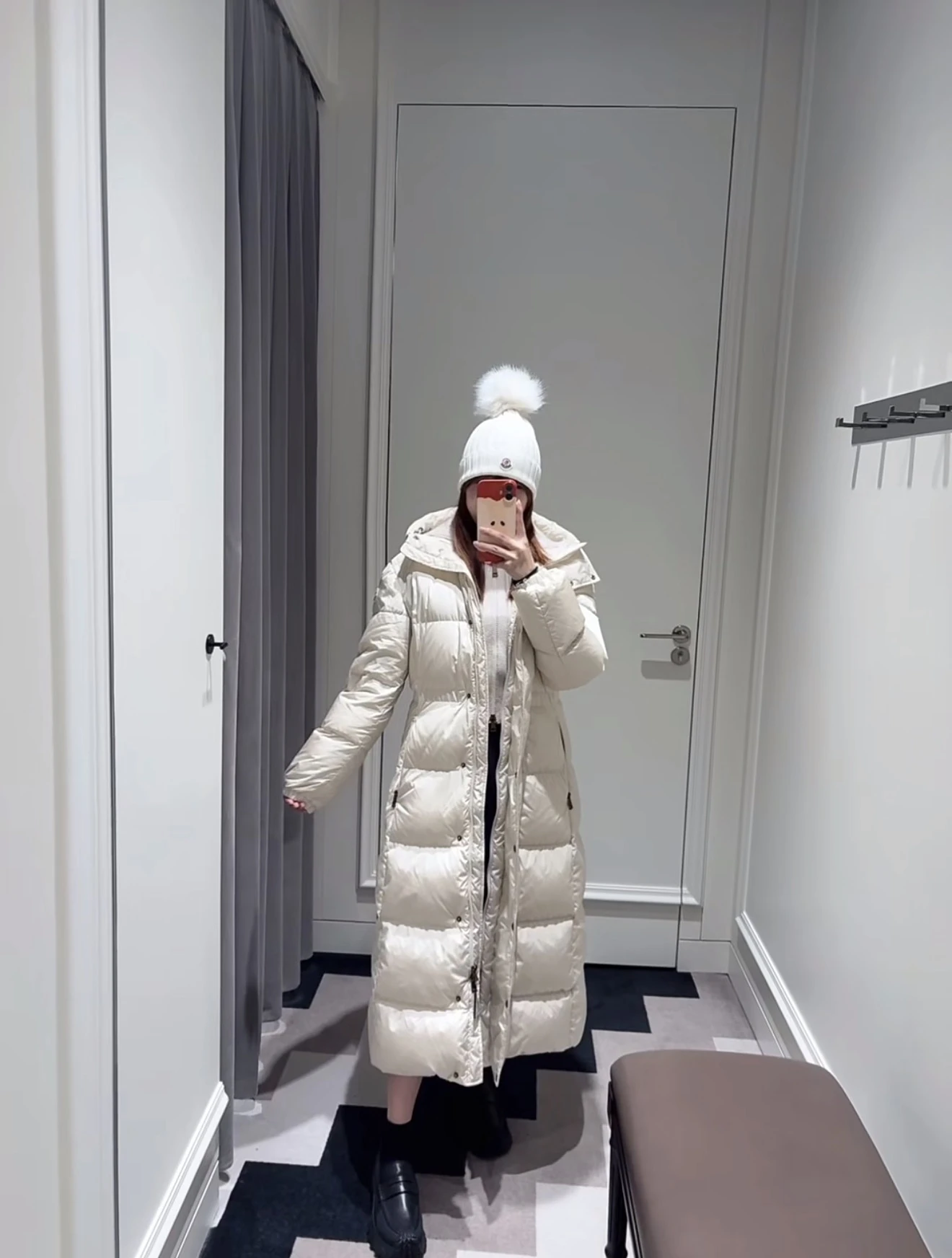 Moncler Down Jackets — 82523187