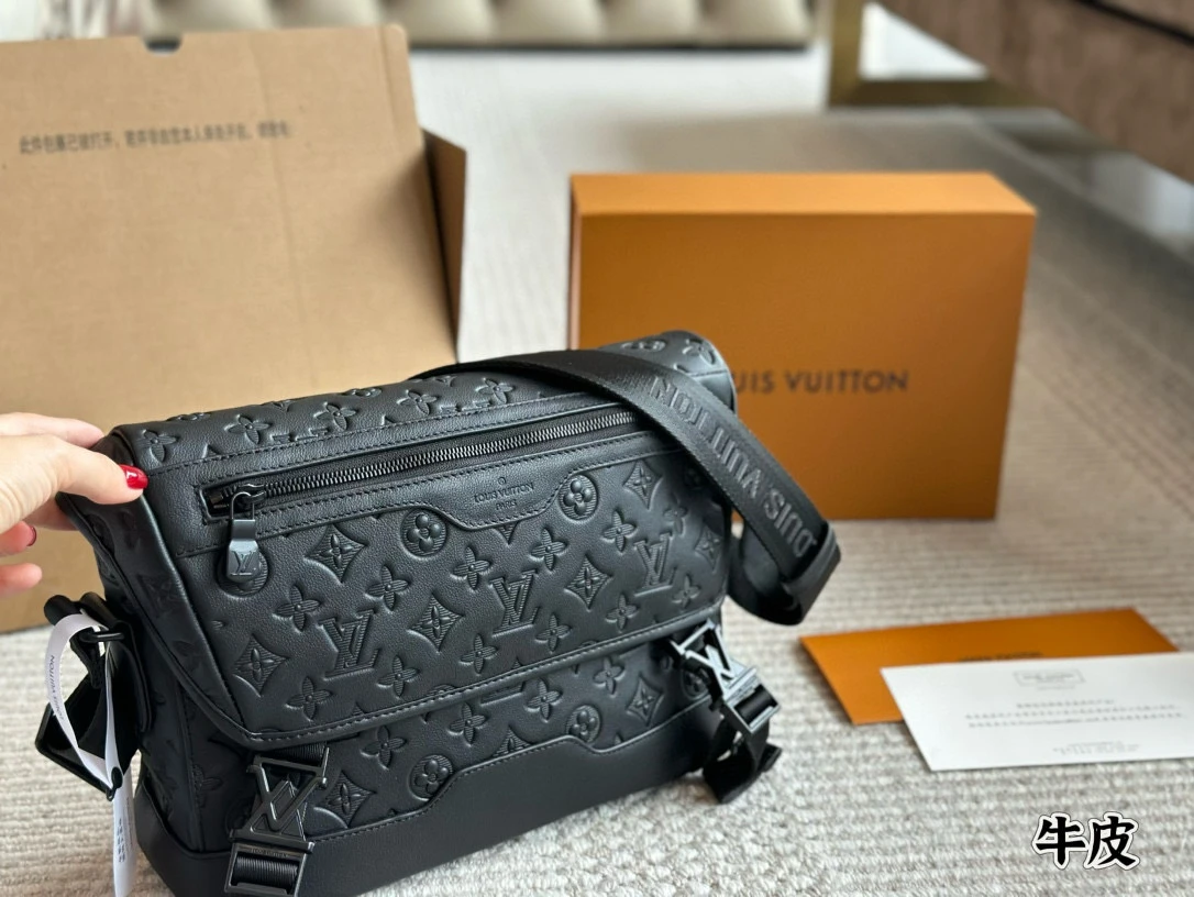 Louis Vuitton Bag — cb48ec9a