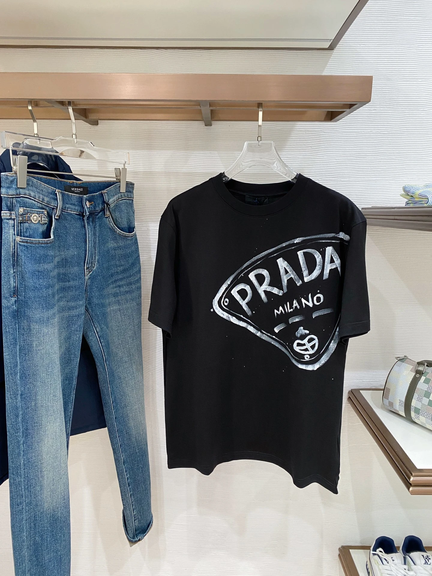 Prada T-Shirt — 338e928f