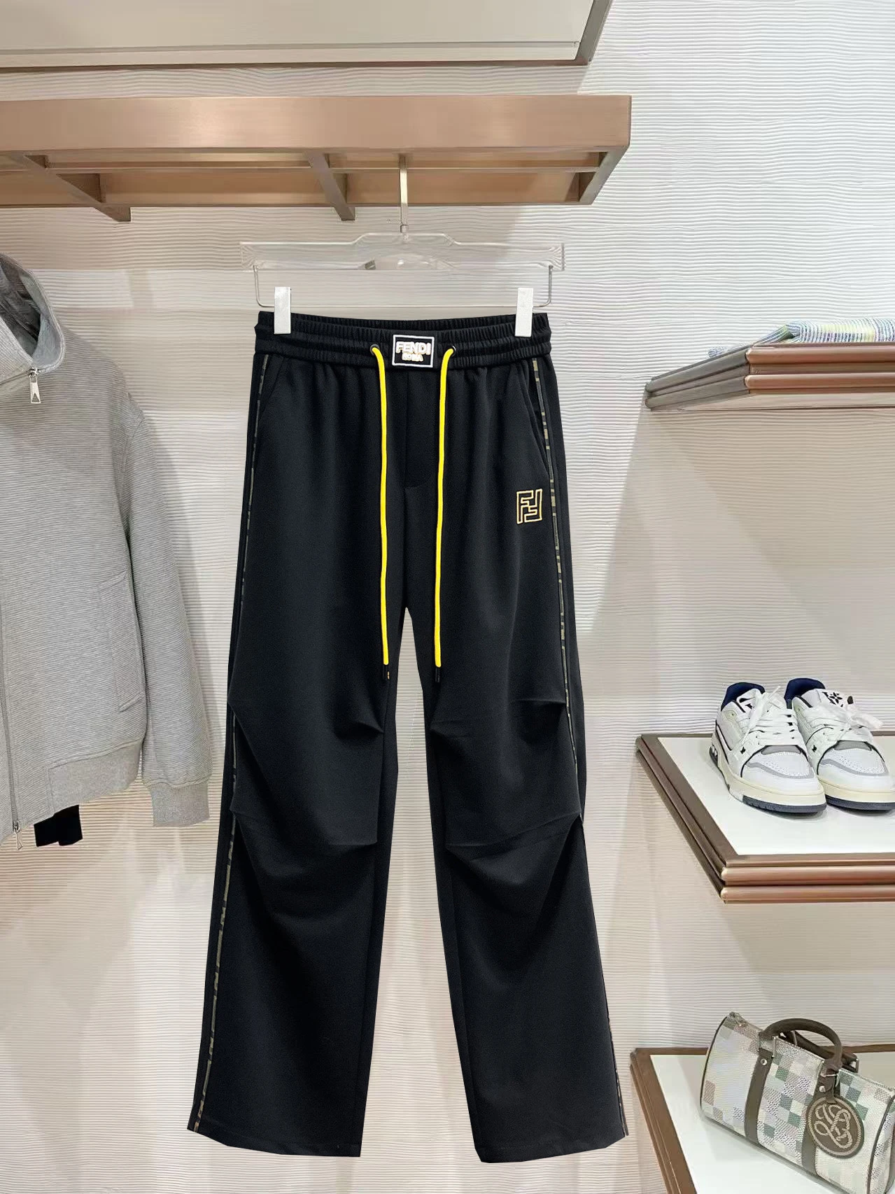 Fendi Trousers — b30d0c4b